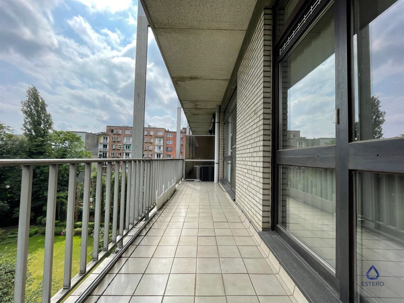 Stijlvol gemeubeld appartement op toplocatie foto 5