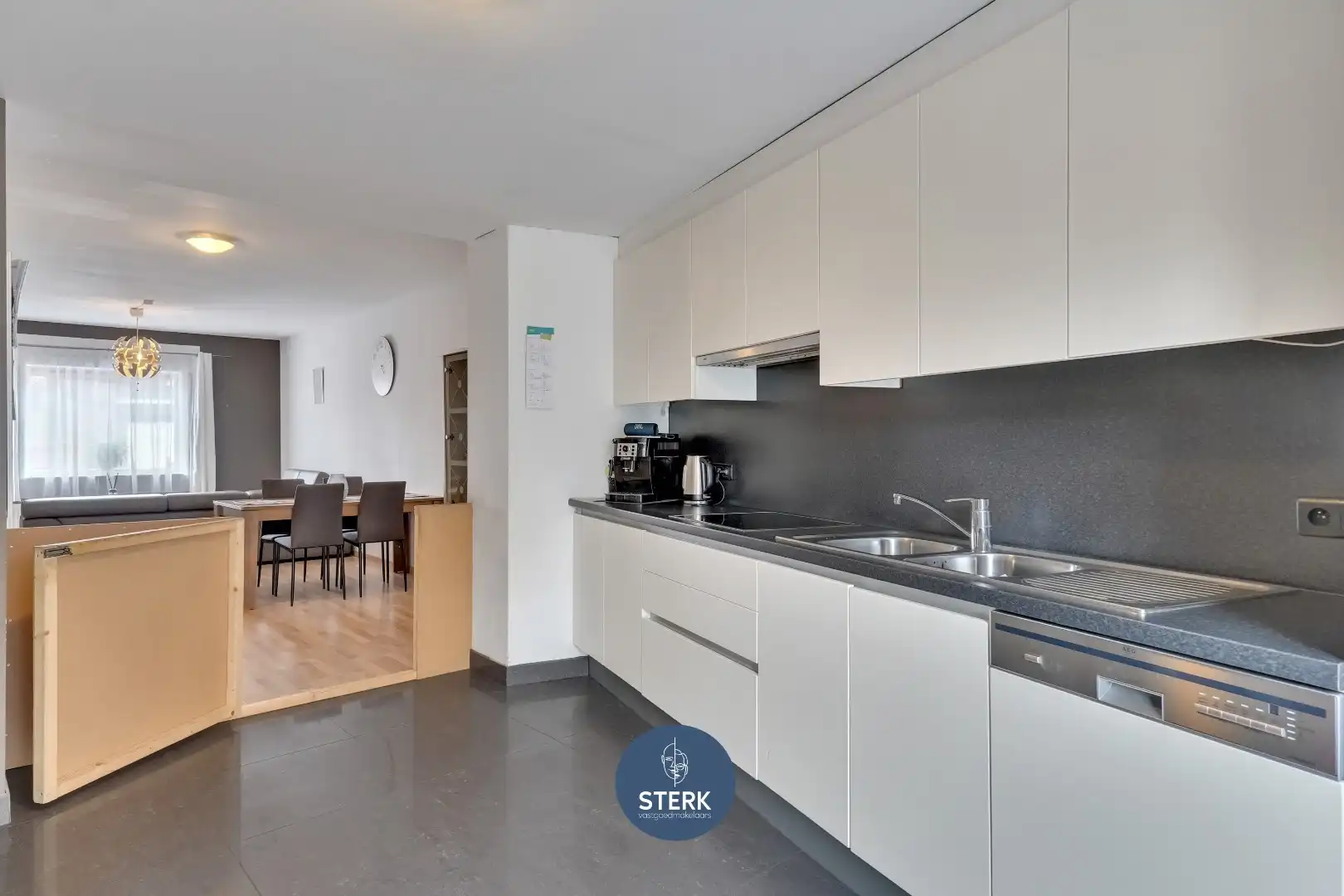 GEZINSWONING MET 2 RUIME SLPKS EN TUIN IN HARTJE KOTEM !  foto 8