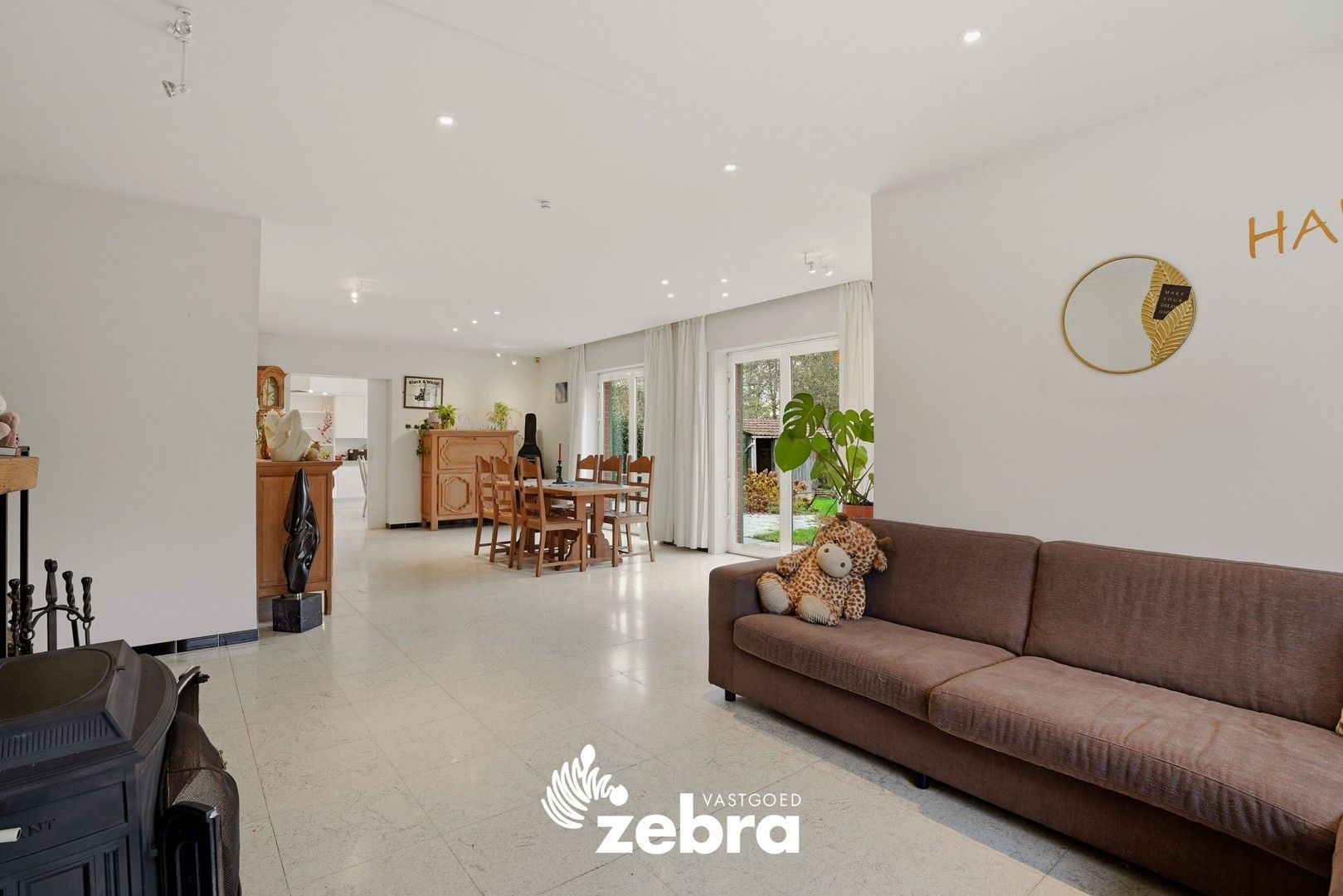 Ruime woning met grote tuin, zwemvijver en schuur in Beveren aan de IJzer! foto 4