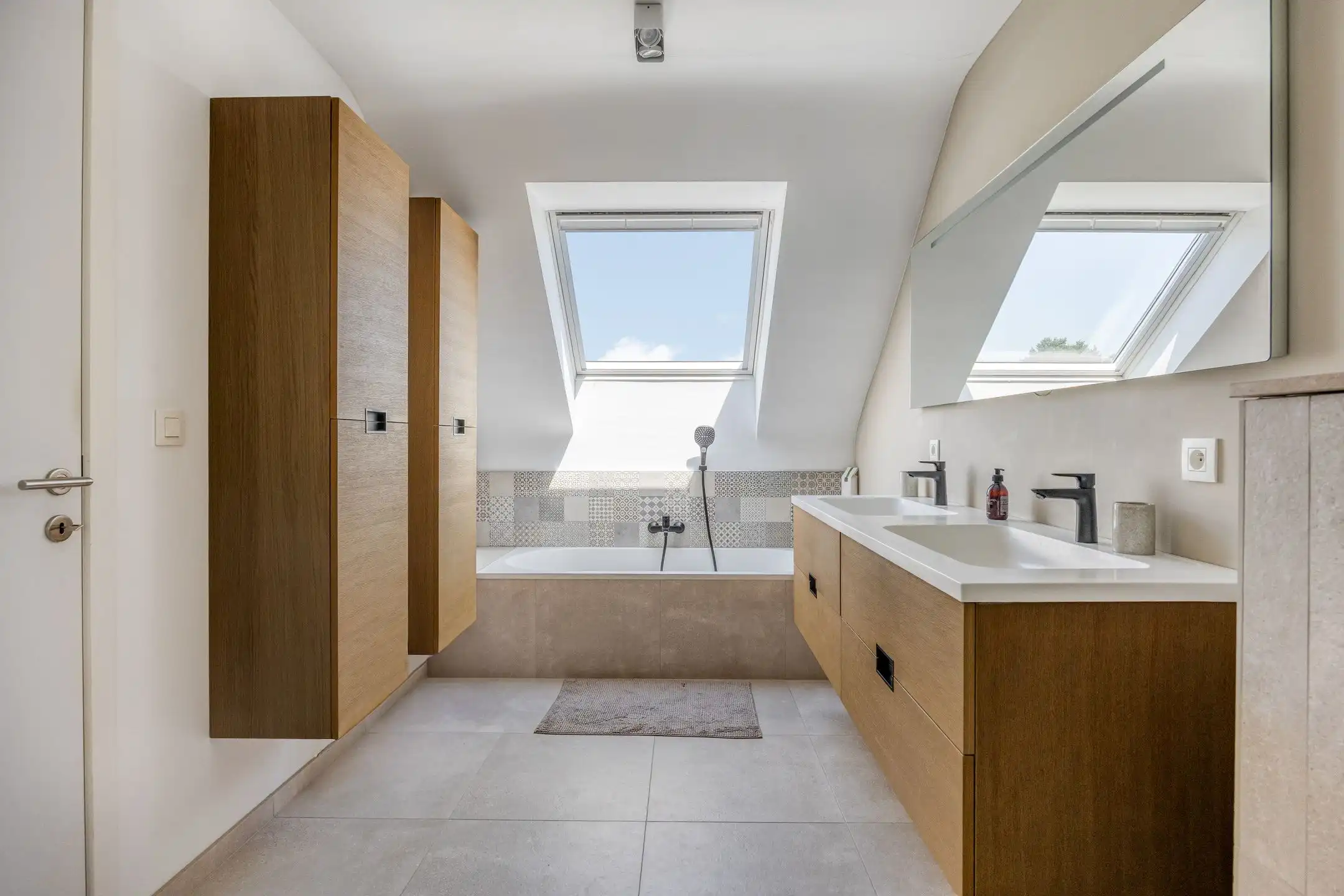 Recente energiezuinige woning met landelijke charme foto 12