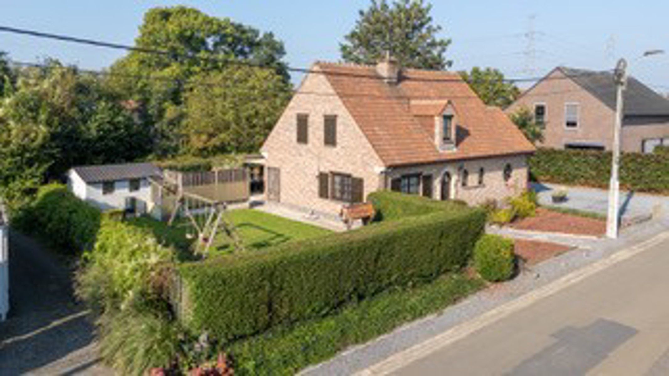 Hoofdfoto van de publicatie: Ruime Villa te Hombeek