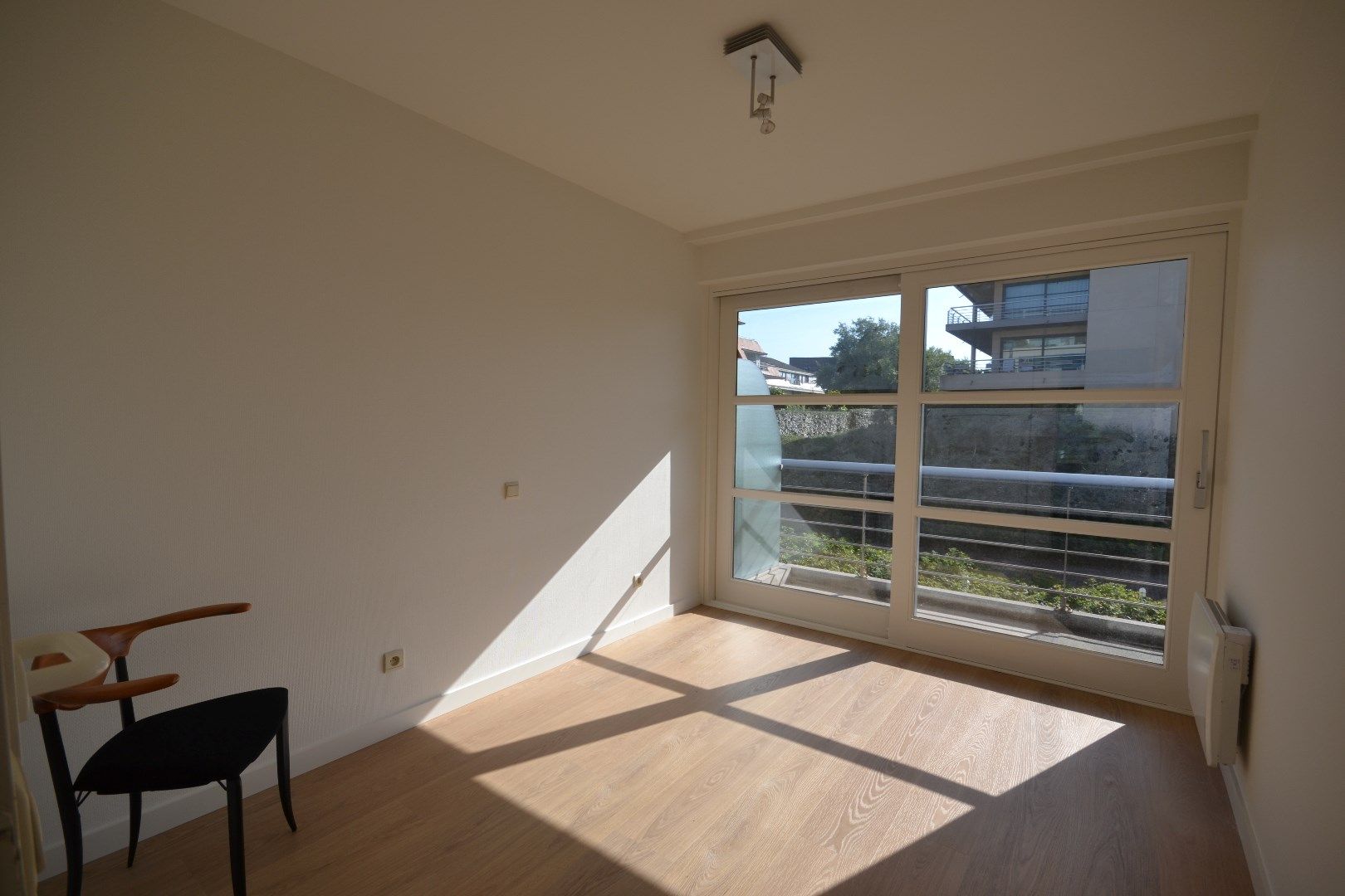 Volledig gerenoveerd 2 slaapkamer appartement met vrij uitzicht te Oostduinkerke-bad! foto 6