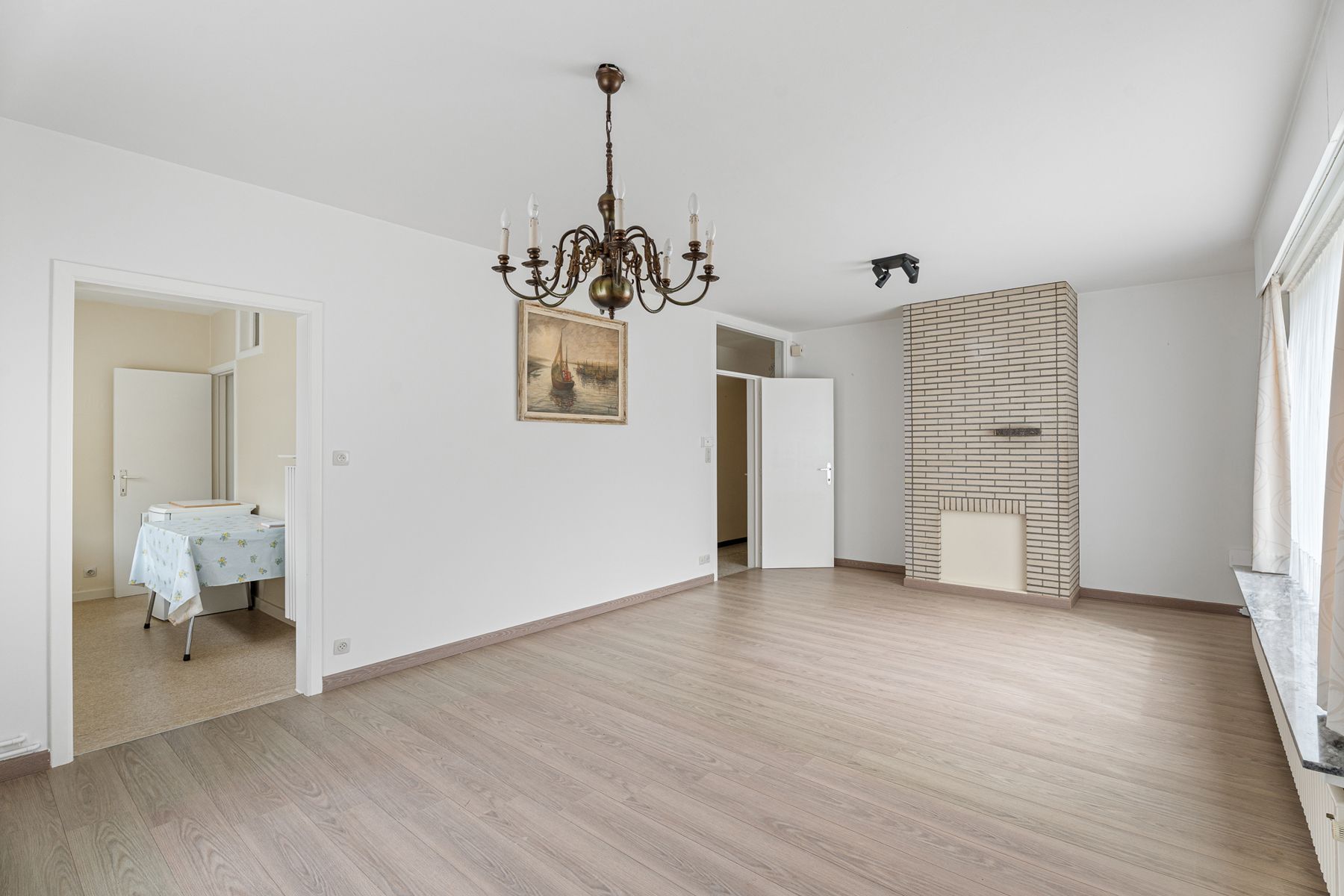 Ruim 3 slpk. gelijkvloersappartement te Sint-Michiels foto 3