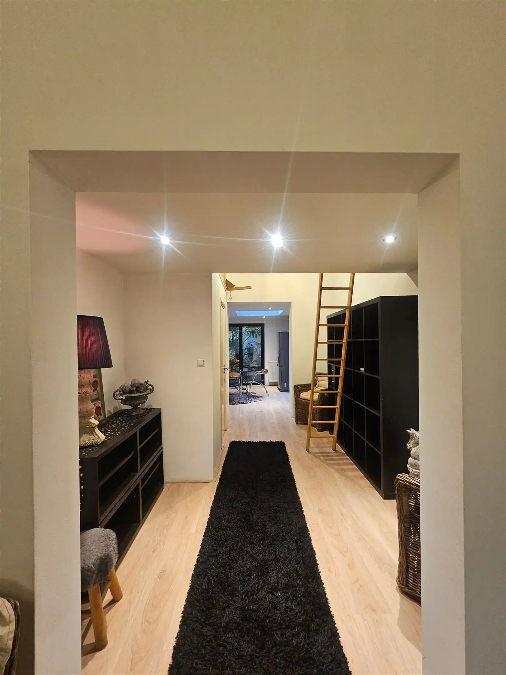 Volledig vernieuwd appartement vlakbij Italiëlei.  foto 2