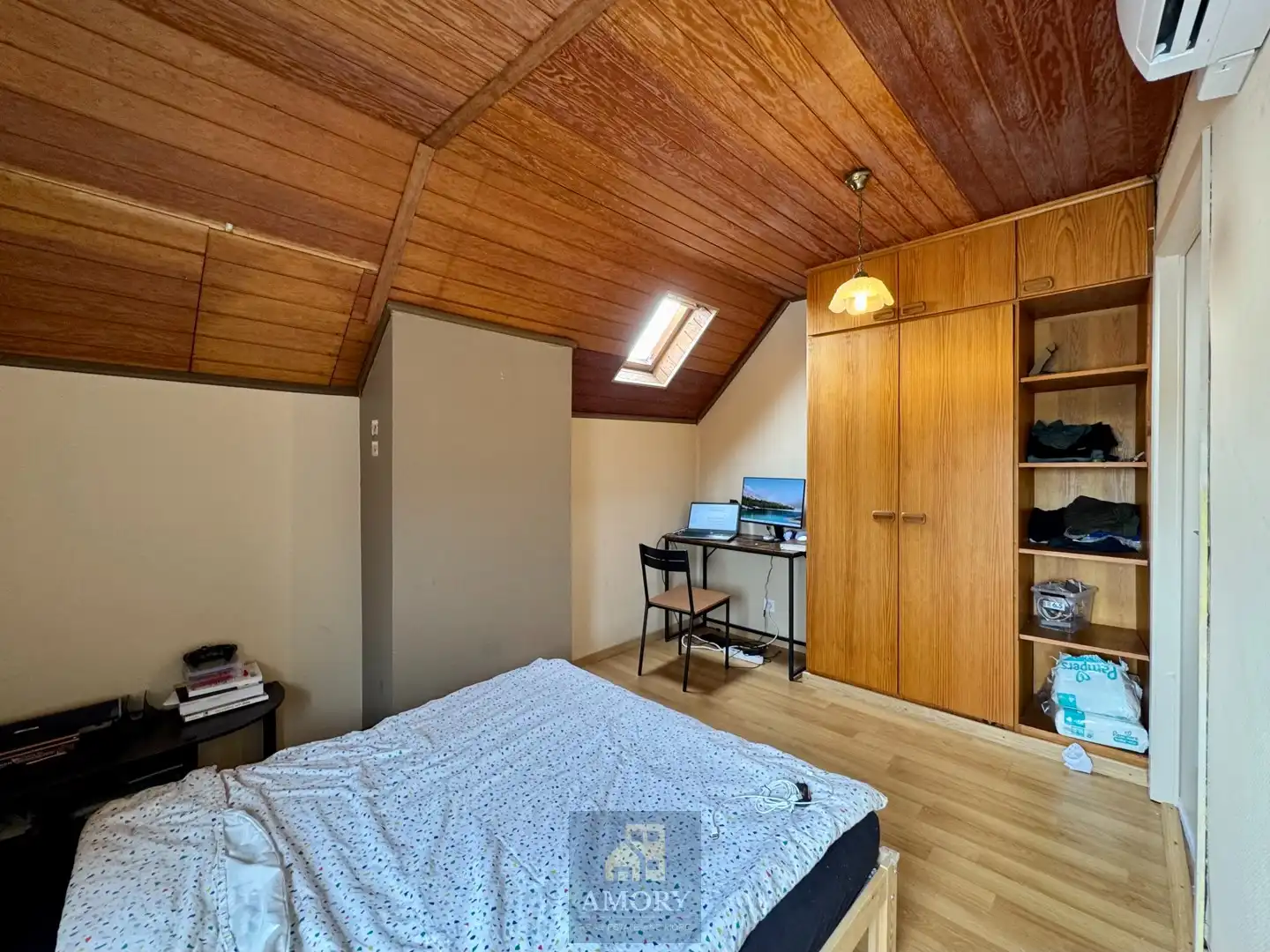 Halfopen woning met dubbele garage foto 8