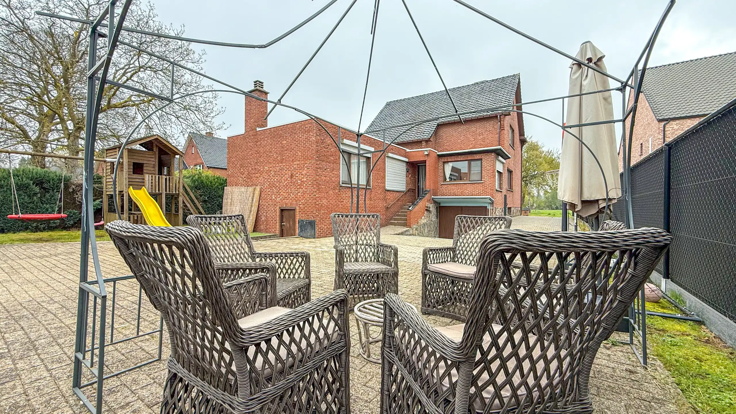 Instapklare open bebouwing met 4 slpk en 2 leefruimtes! foto 48