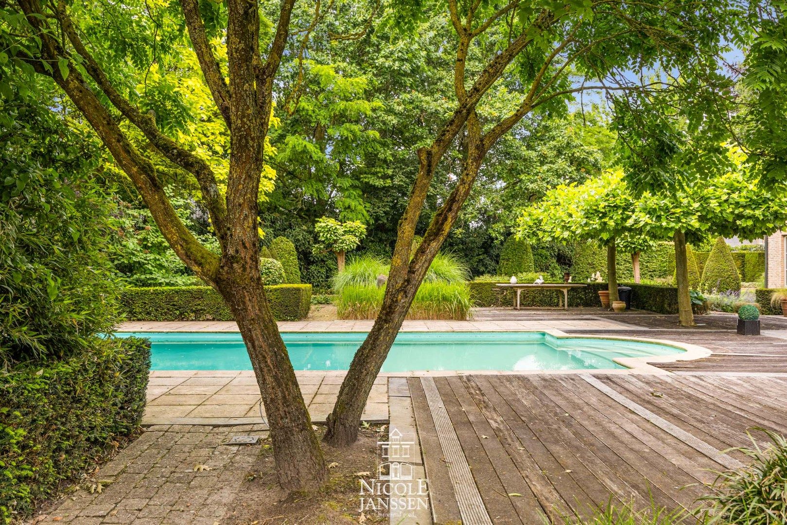 Ruime villa in landelijke stijl met zwembad  foto 30