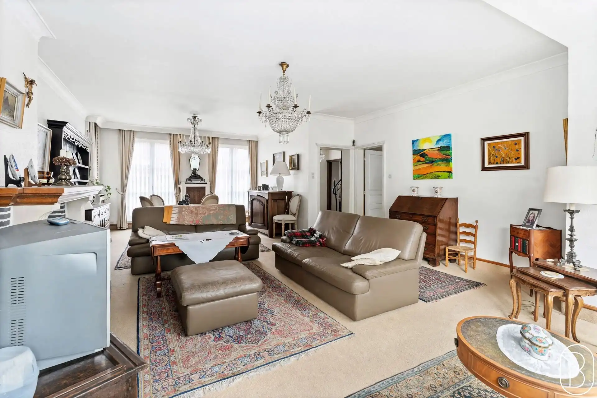Te renoveren/af te breken villa met vergunning voor 8 app. foto 8