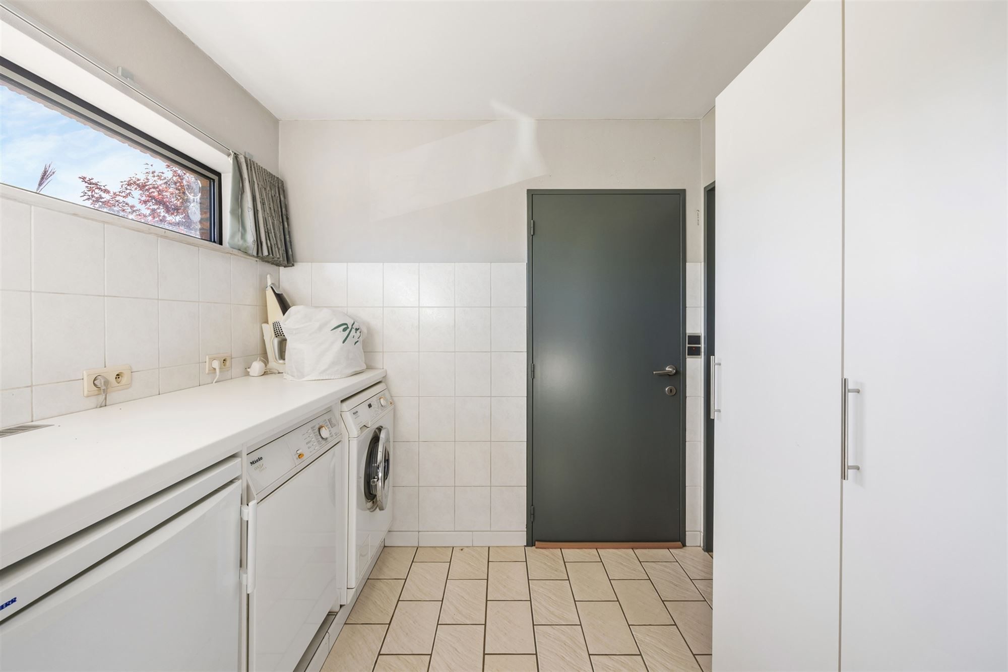 HEEL GOED ONDERHOUDEN WONING MET 3 SLAAPKAMERS UITERST RUSTIG GELEGEN OP EEN PERCEEL VAN 14A TE HEPPEN foto 15