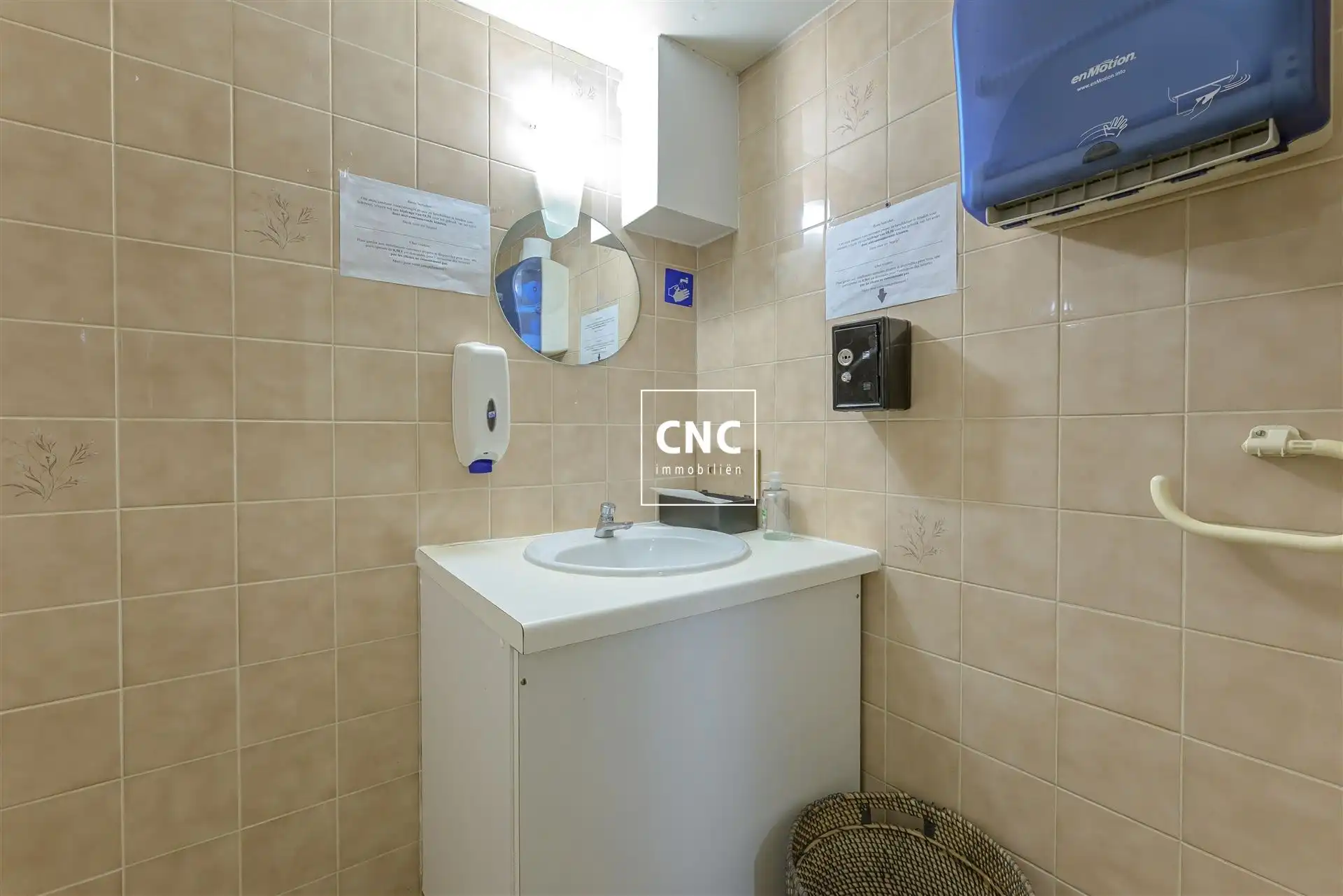 Zeer ruim en instapklaar handelspand aan Zeedijk-Heist foto 23