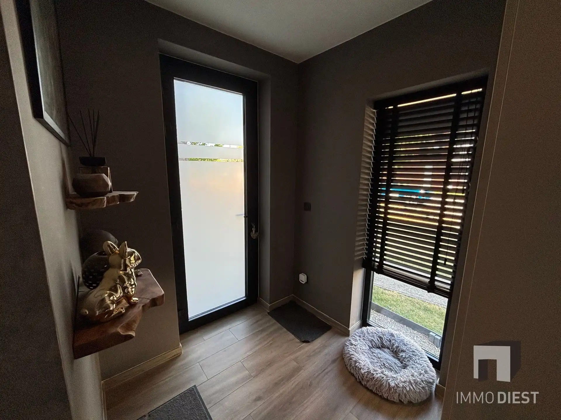 Ruim gelijkvloers appartement met open leefruimte en zonnige tuin foto 3