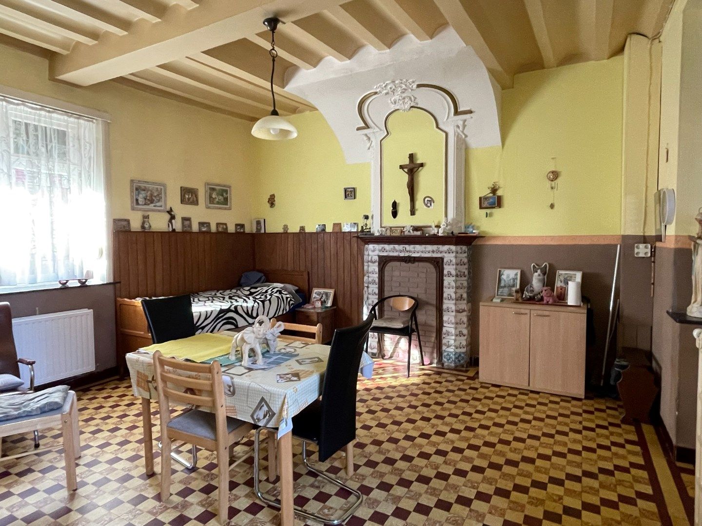 Authentiek begijnhofhuis gelegen aan het mooiste pleintje Begijnhof Tongeren, Onder de Linde foto 5