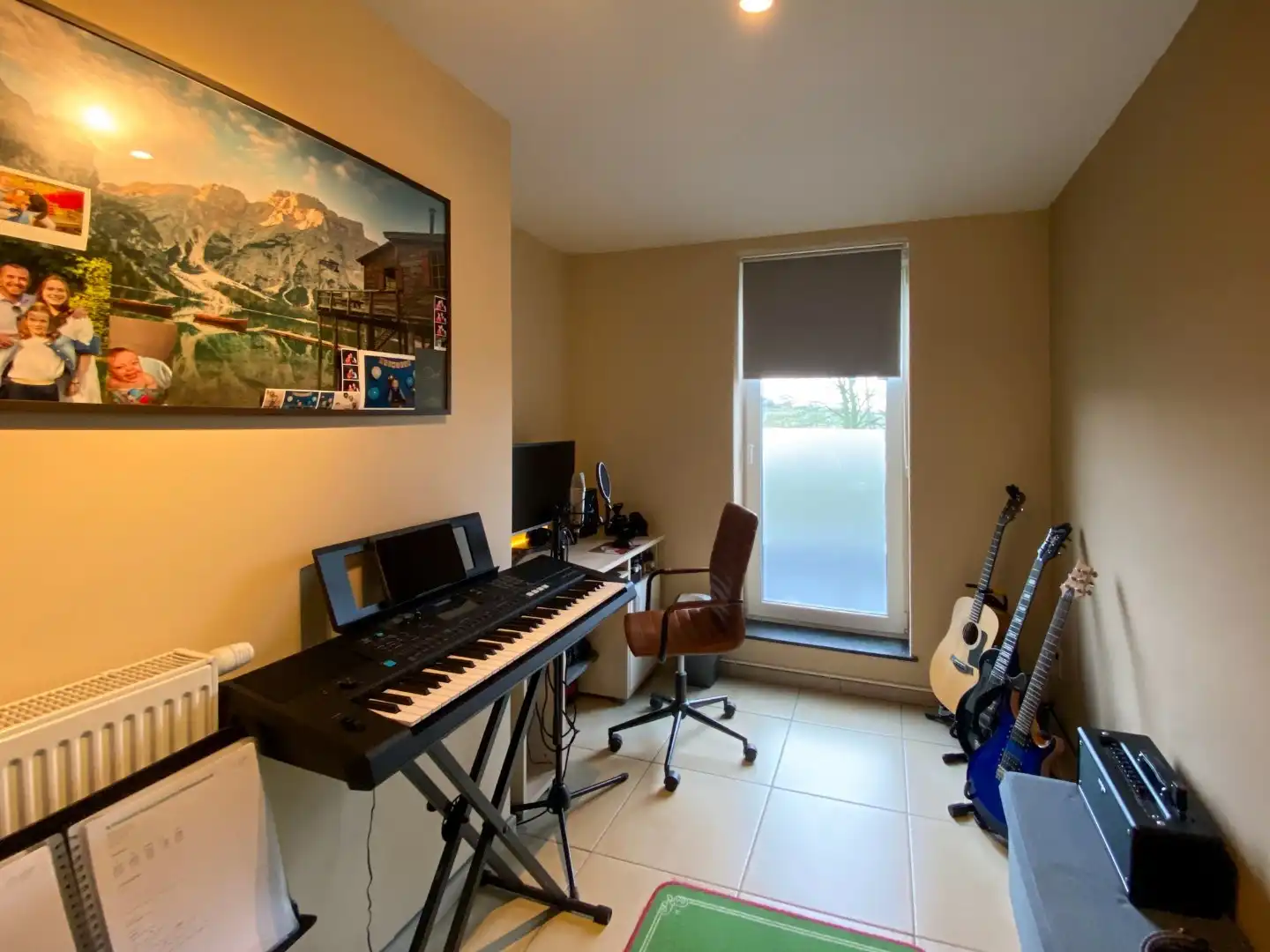 Recente woning met 3 slaapkamers, carport en tuin. foto 11