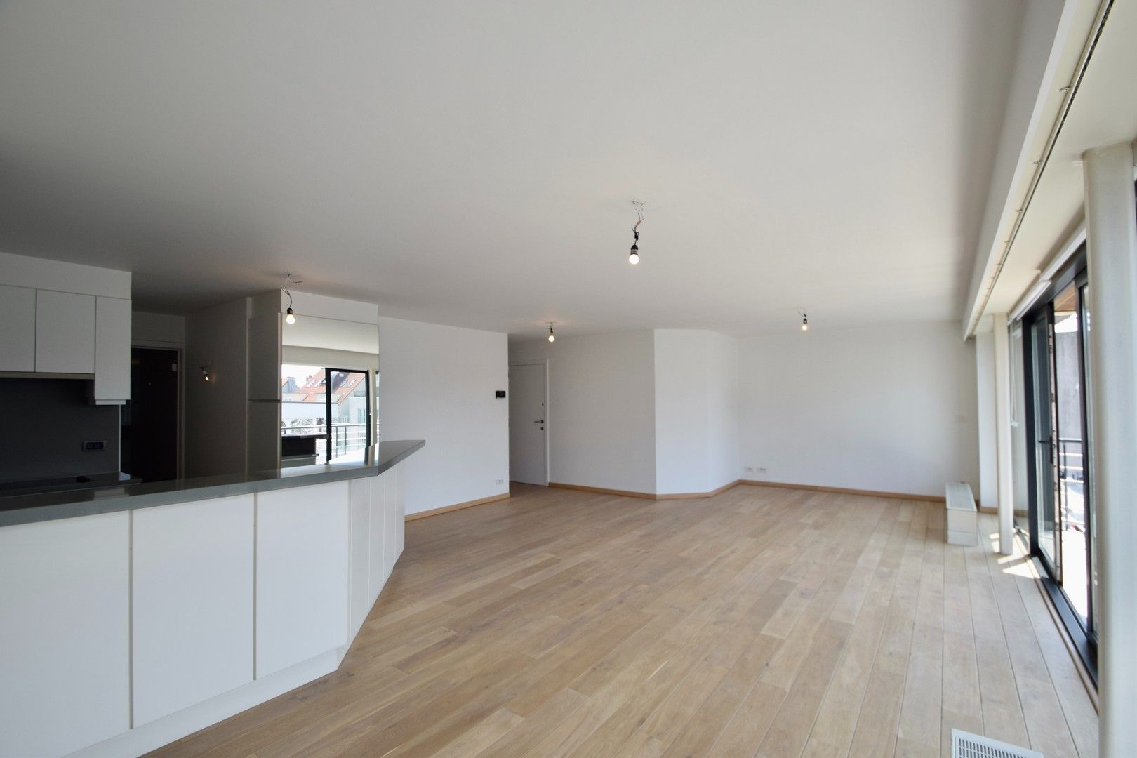 Zonnig appartement heel goed gelegen in het centrum van Knokke, vlakbij de winkels en de zee. foto 3