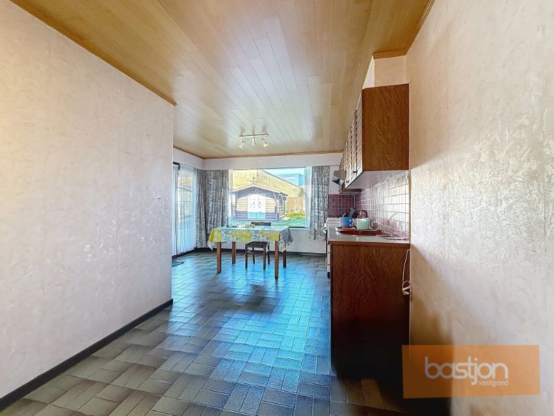 🏡 Te renoveren woning te koop in rustige buurt van Marke! foto 5
