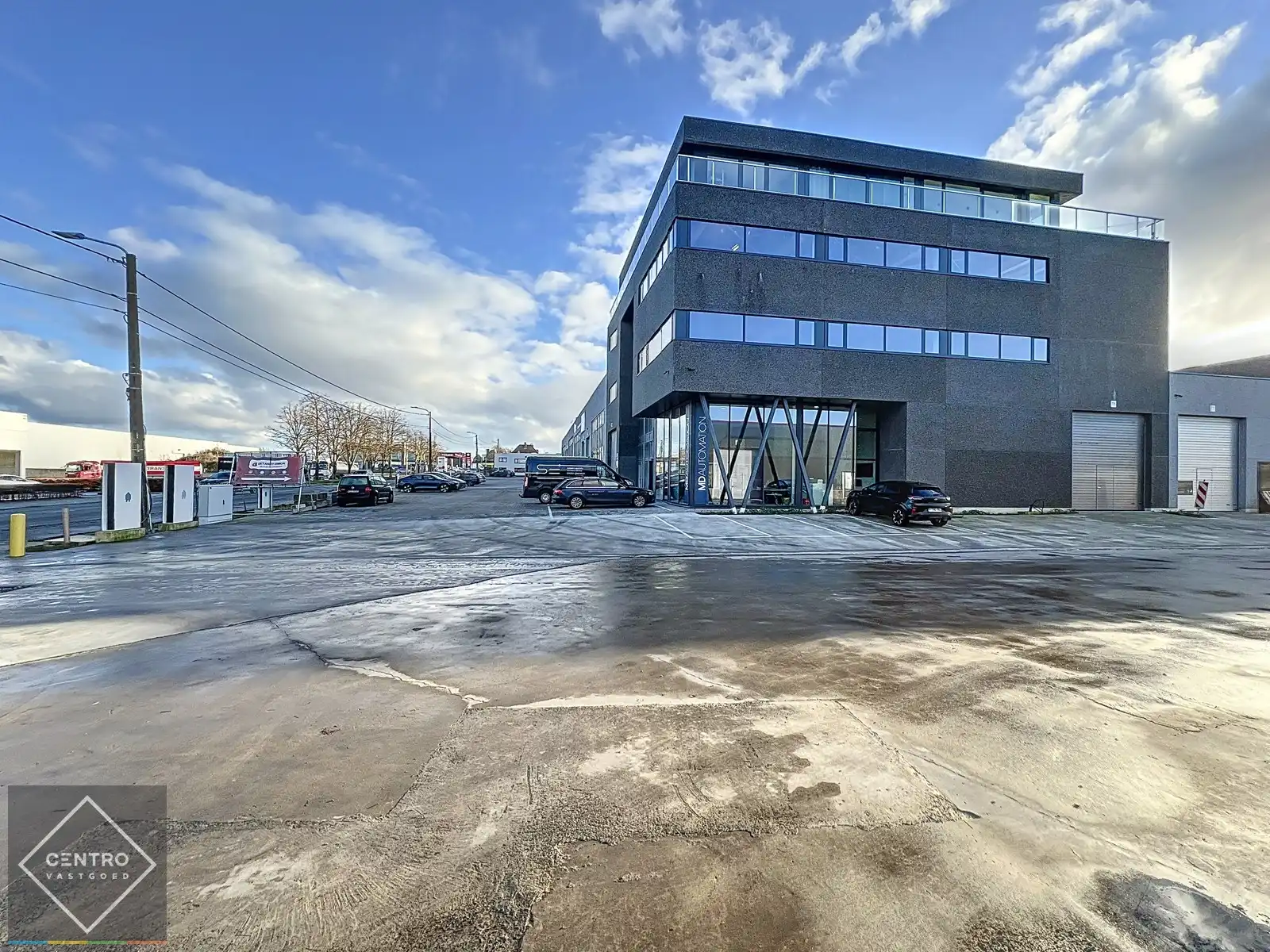 Laatste ENERGIEZUINIGE kantoorruimte (± 210 m²) TE HUUR op zichtlocatie te Vichte. Laadpalen, warmtepompen etc. foto 9