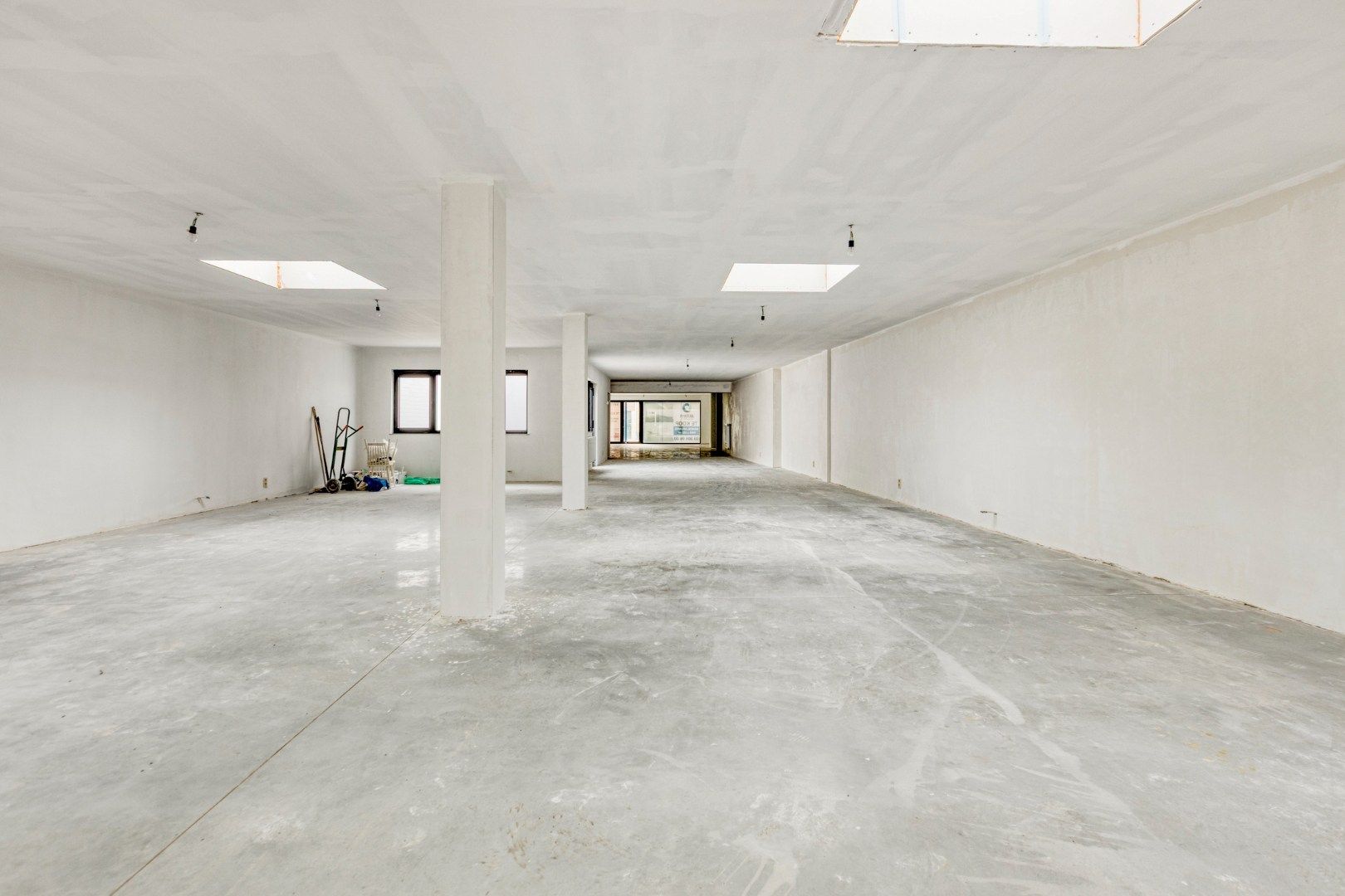 Ruime handelspand van 243 m² centraal gelegen in Mol centrum !  foto 13