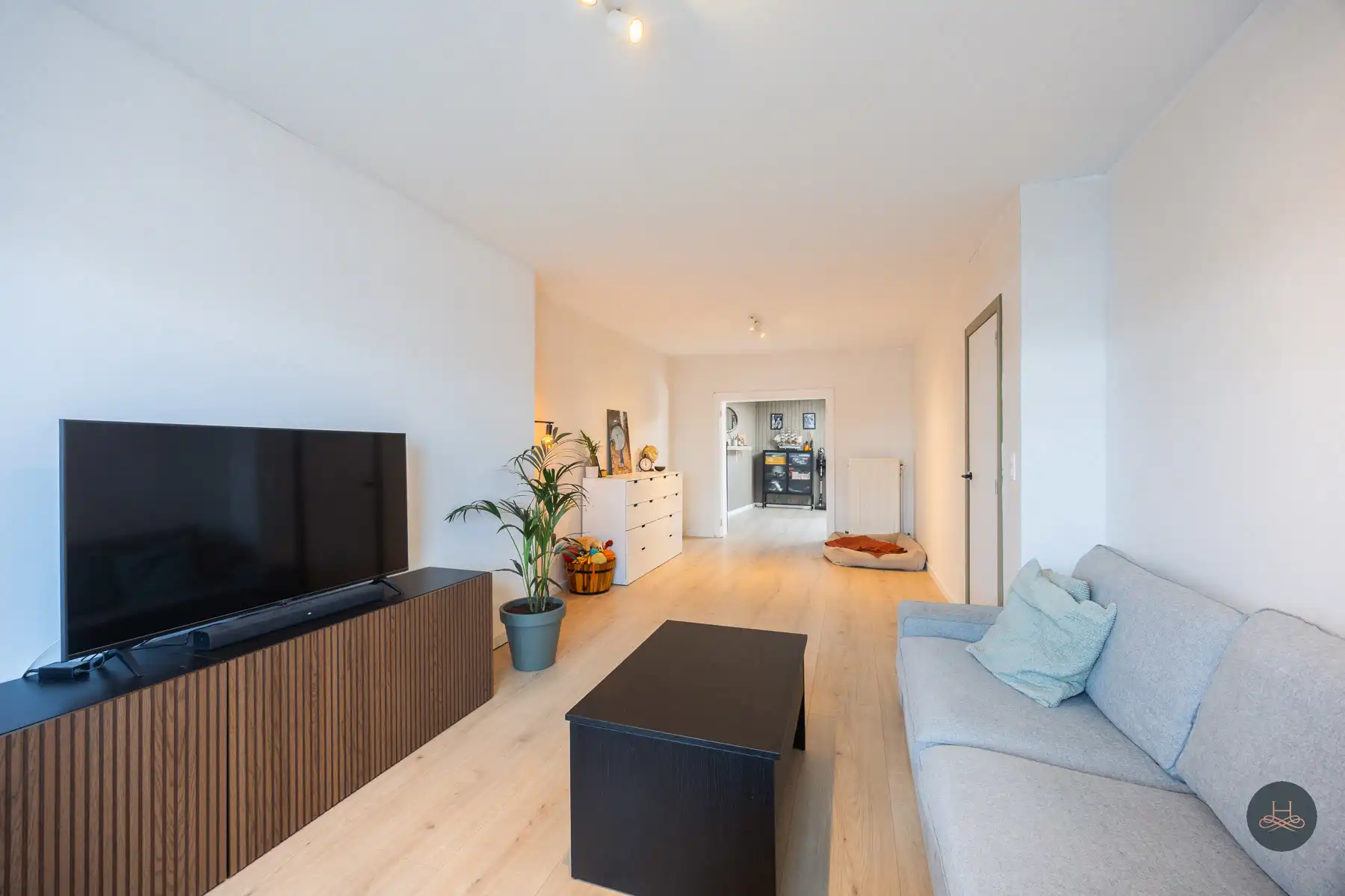 Recent vernieuwde en ruime gezinswoning met tuin en terras foto 4