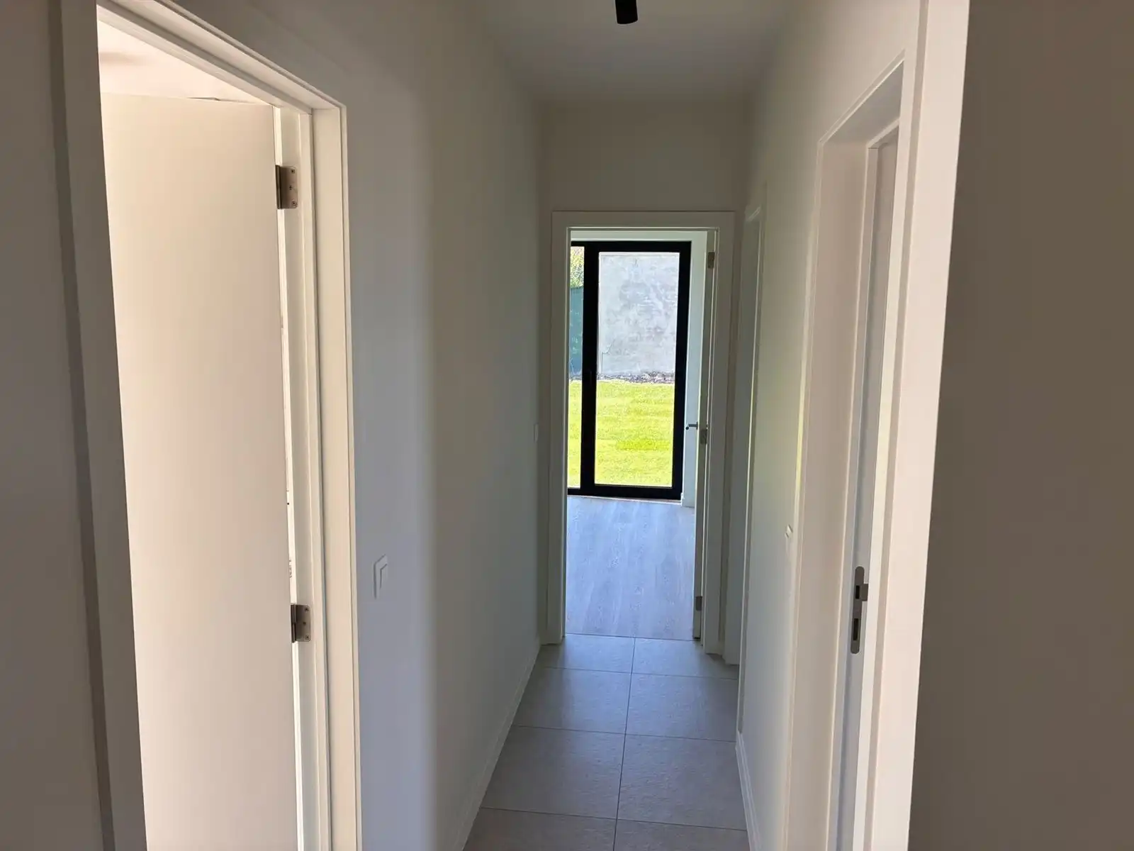 Nieuwbouw appartement met 2 slaapkamers terras tuin en staanplaats   foto 7