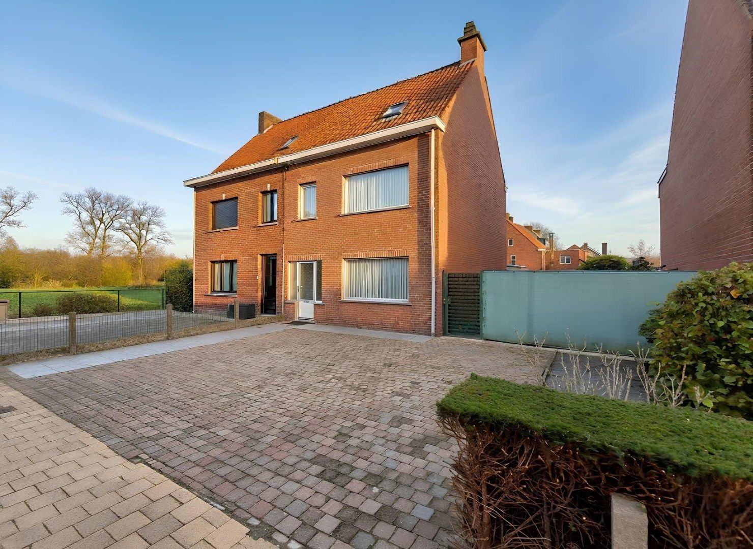 Huis te huur Karel Picquélaan 147 - - 9800 Deinze