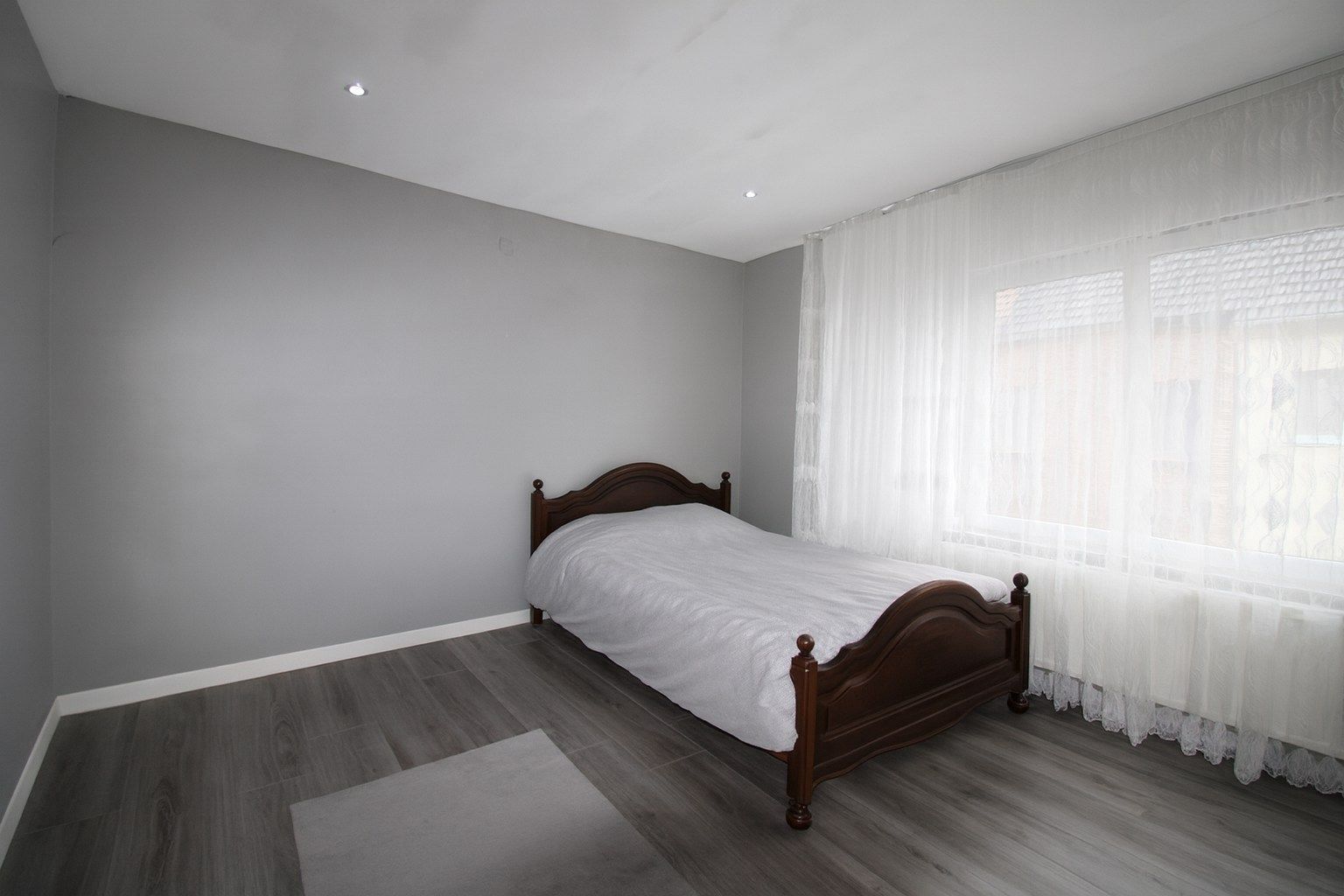 Te koop: Instapklare centraal gelegen gezinswoning met 4 slaapkamers én EPC B in hartje Sint-Niklaas! foto 13