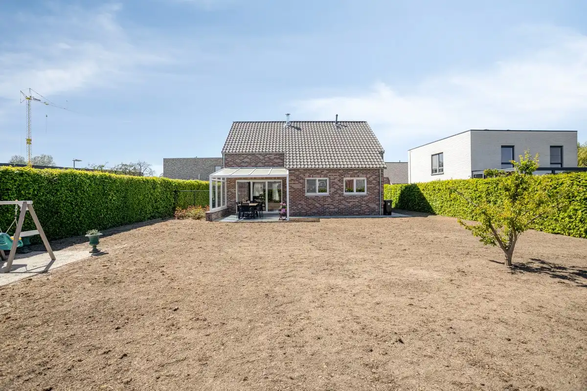 Instapklare woning met drie slaapkamers in een doodlopende straat foto 18