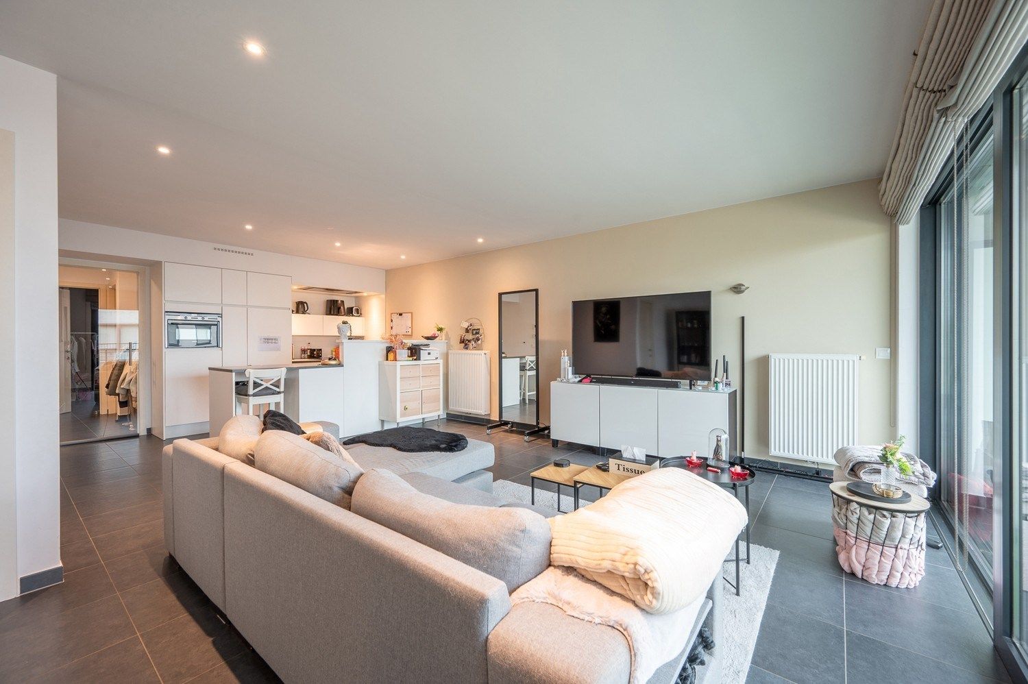 Mooi recent appartement met terras en garagebox! foto {{pictureIndex}}