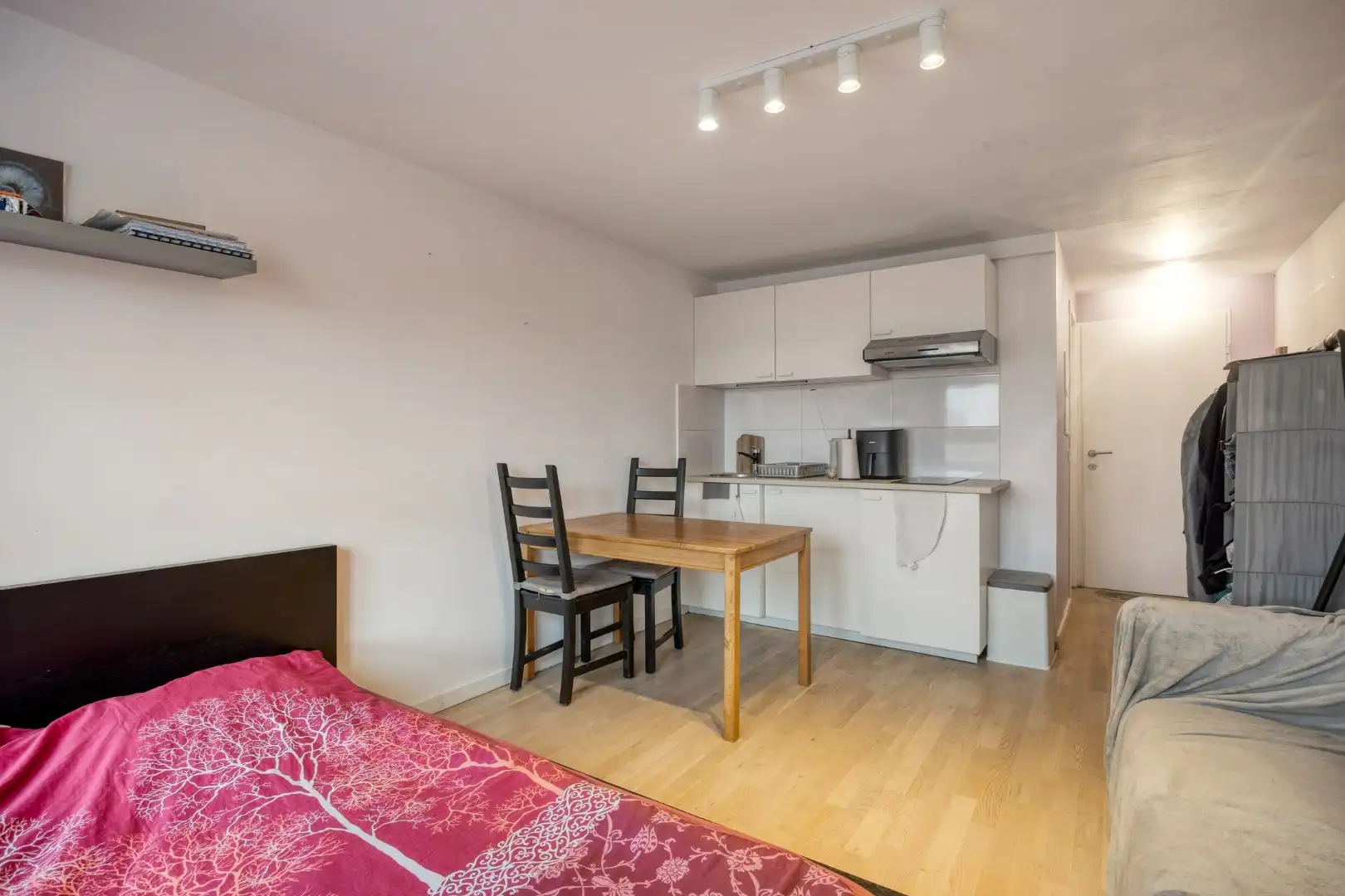 Bemeubelde studio in centrum Leuven! – EPC 213 kWh/m² - bewoonbare opp. 25 m² foto 4