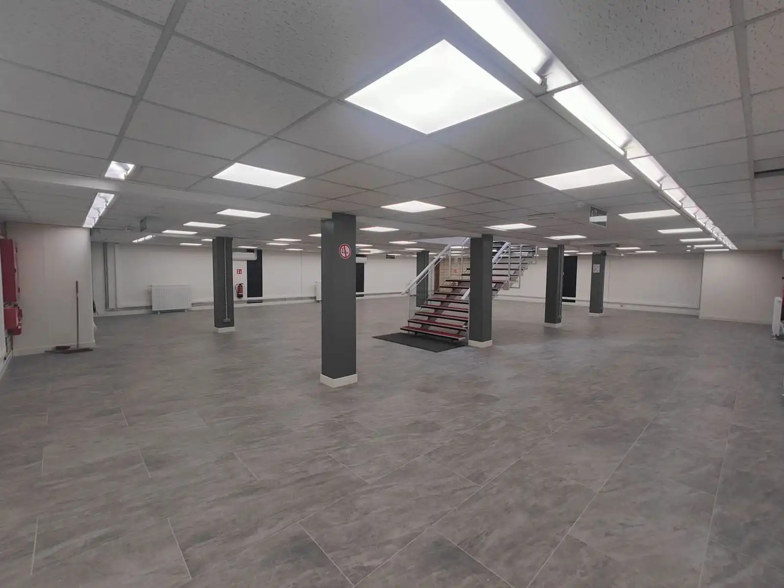 COMMERCIËLE RUIMTE / KANTOORRUIMTE IN HET CENTRUM VAN TEMSE foto 9