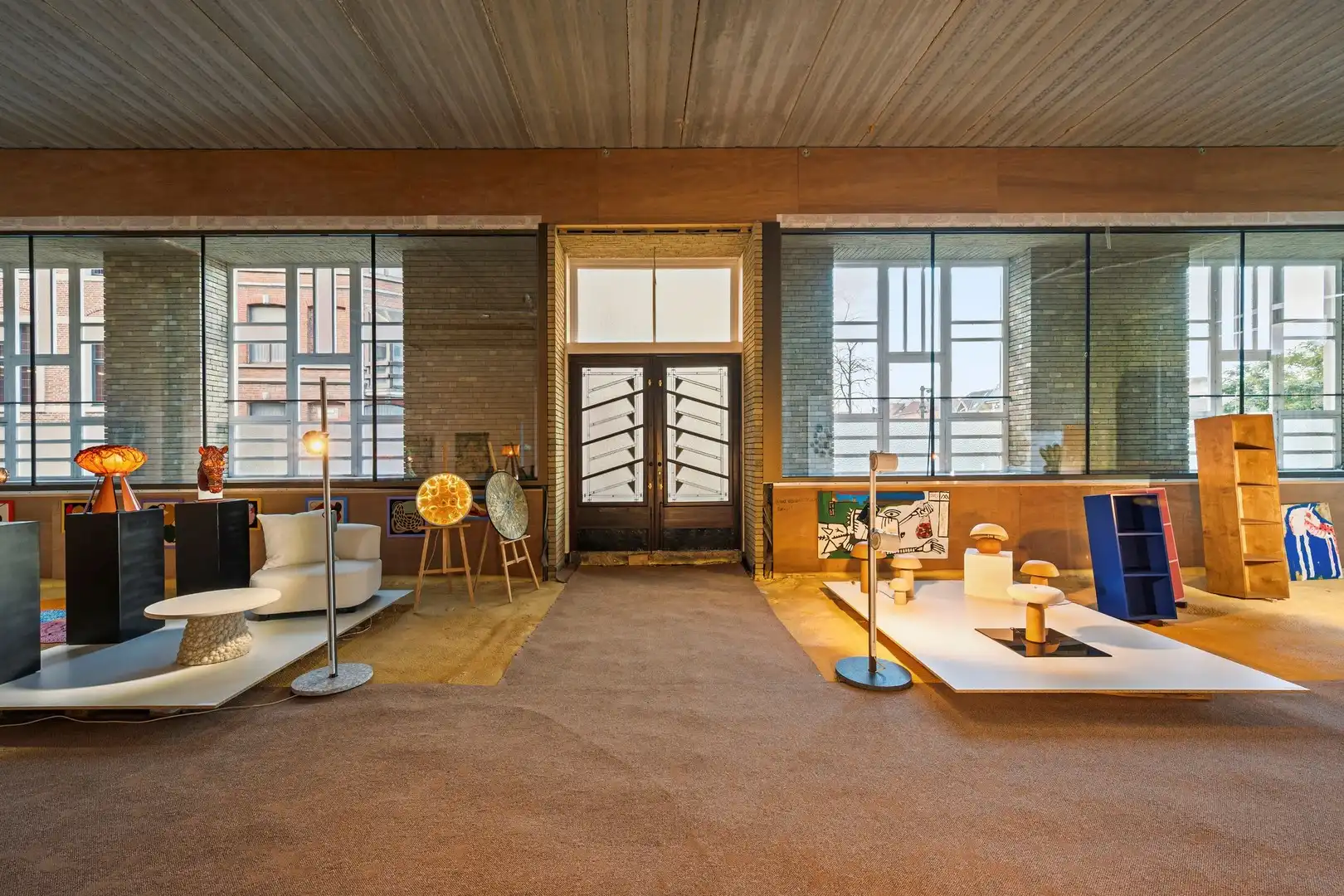 Unieke casco handelsruimte van 275m² met terras op een topligging aan de Broeltorens in Kortrijk foto 3