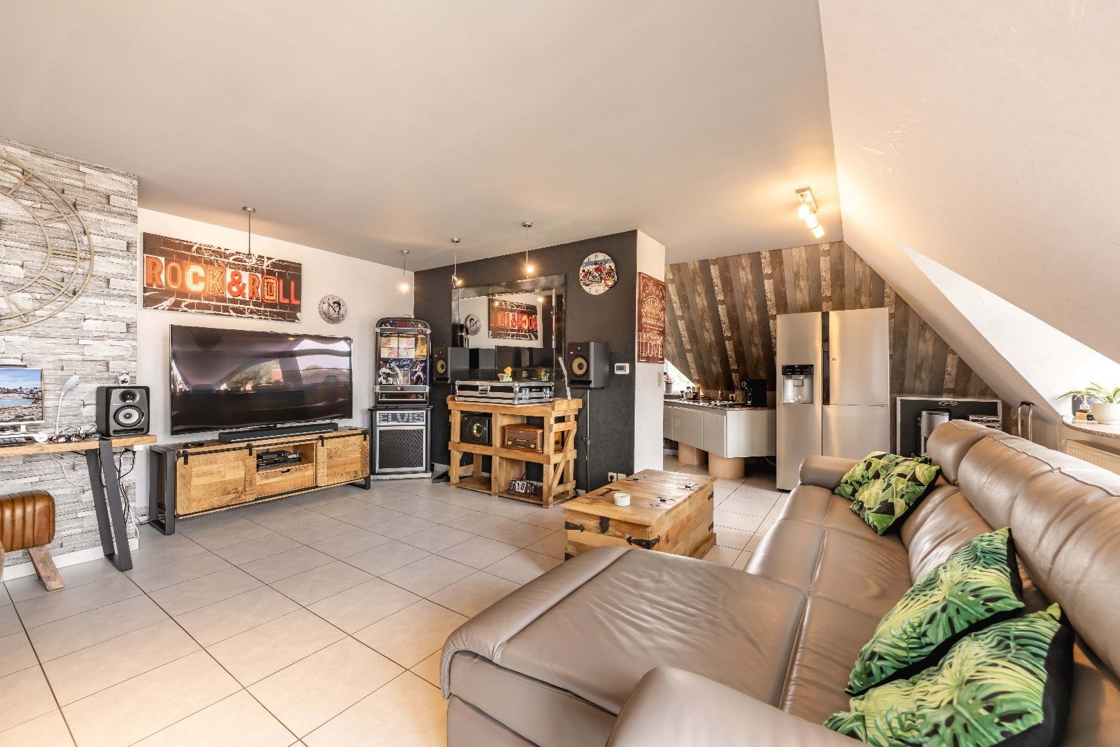 RUIM APPARTEMENT (112 m²) MET TERRAS (46 m²) EN GARAGE  foto 4