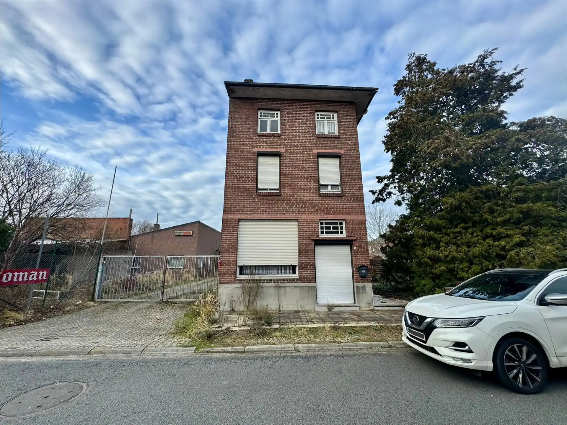 Hoofdfoto van de publicatie: Te renoveren woning of sloop- en heropbouw op mooi perceel te Maasmechelen