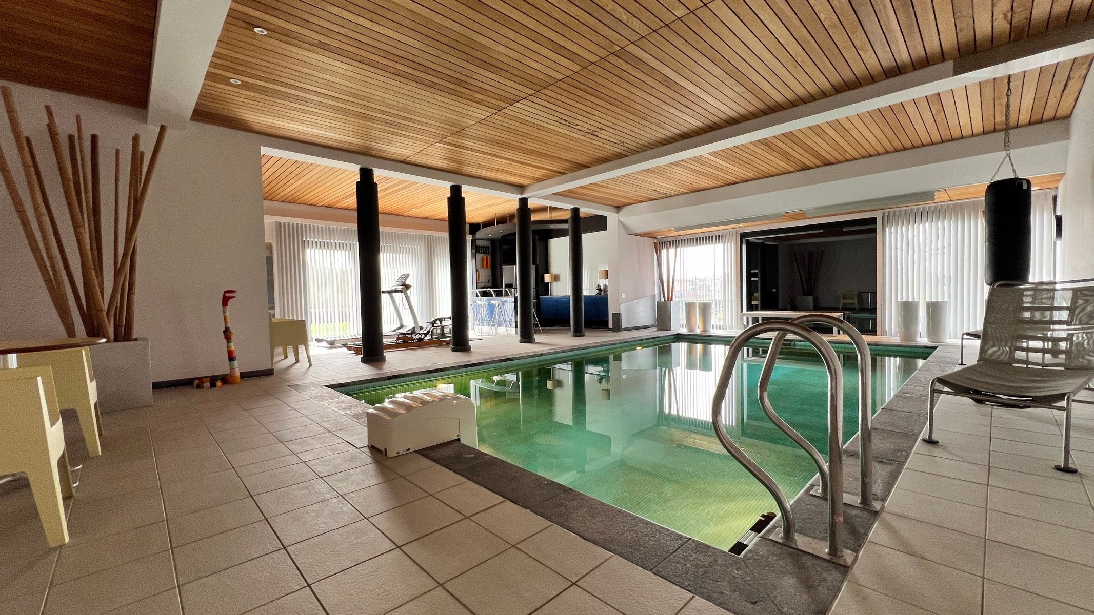 Exclusieve villa met adembenemend uitzicht en luxueuze voorzieningen foto 16