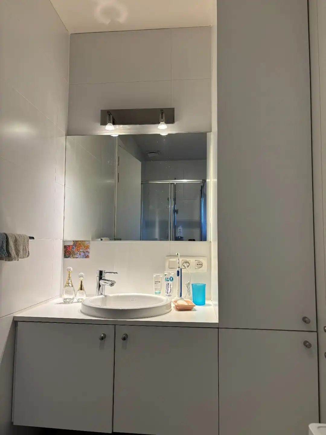 Modern appartement met 2 slaapkamers, garage en terras! foto 9