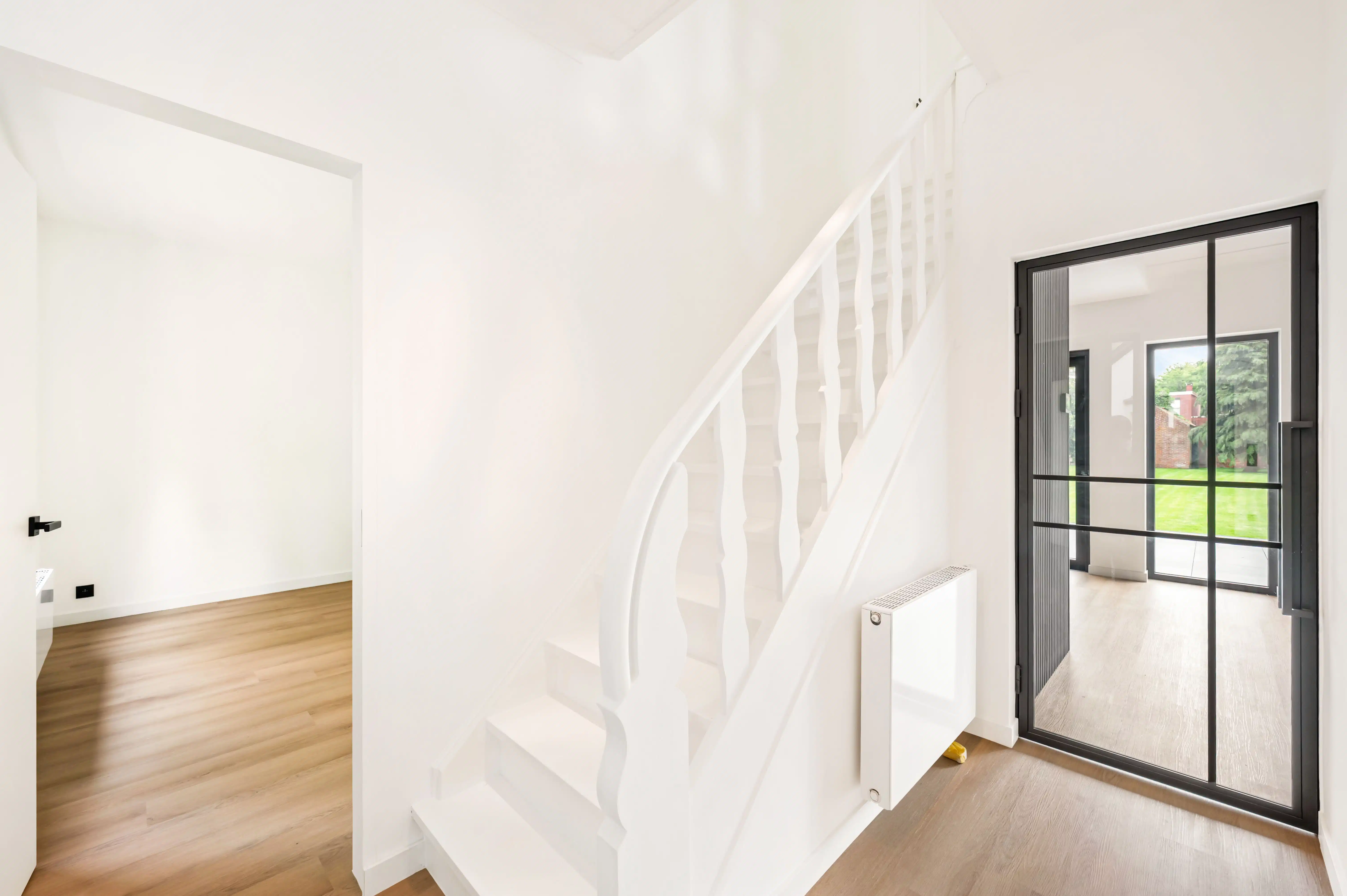 Instapklare woning met 4 slaapkamers en 2 badkamers ! foto 6