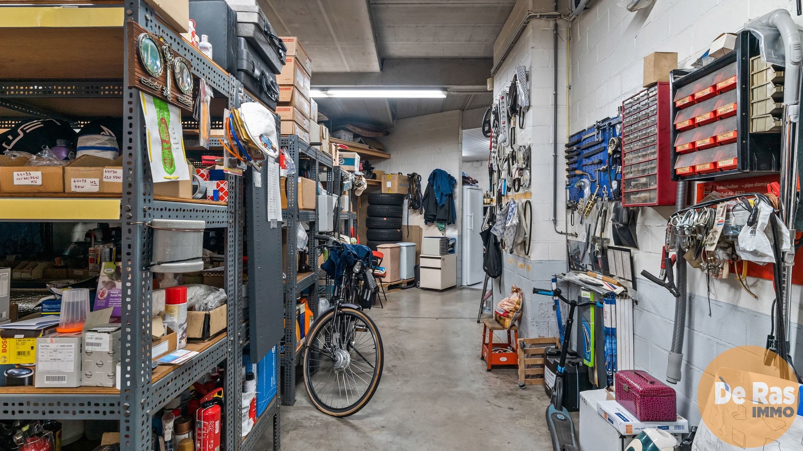 KALKEN  - Zeer centraal gelegen handelspand met ruim appartement foto 12