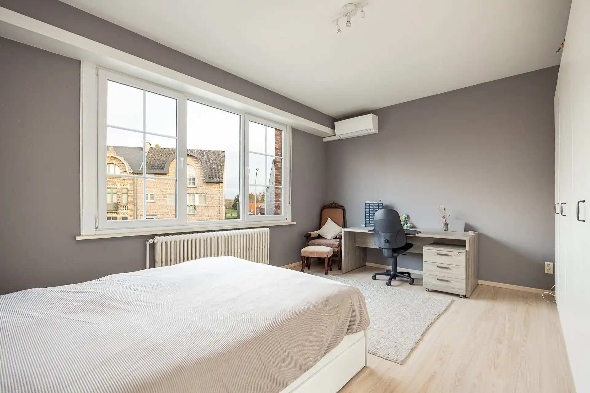 Sterk opgewaardeerde Apothekerswoning met 4 slaapkamers foto 13