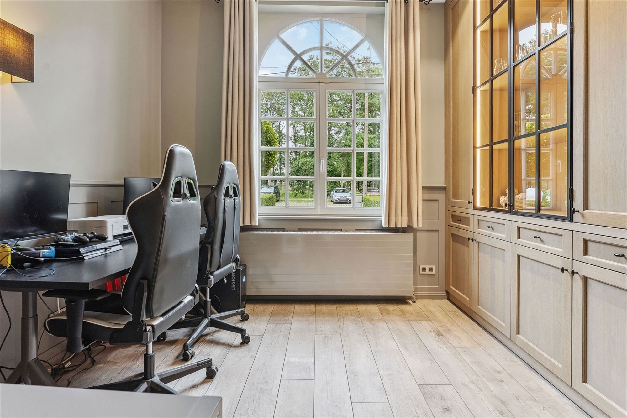 GERENOVEERD PRACHTIG HERENHUIS NABIJ CENTRUM! foto 5