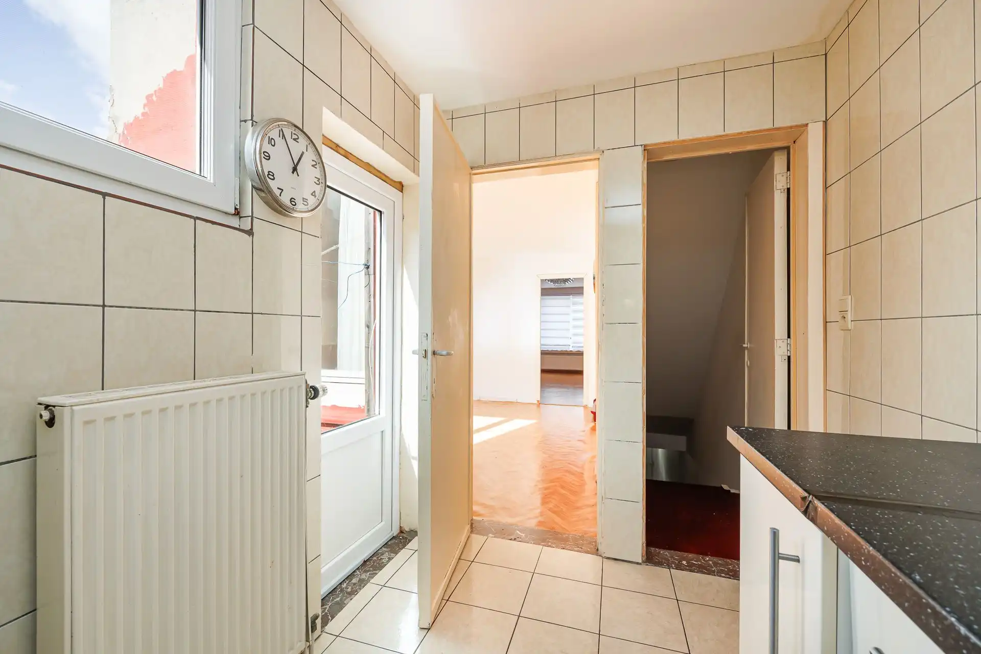 Te renoveren bel-etage met garage en dakterras foto 9