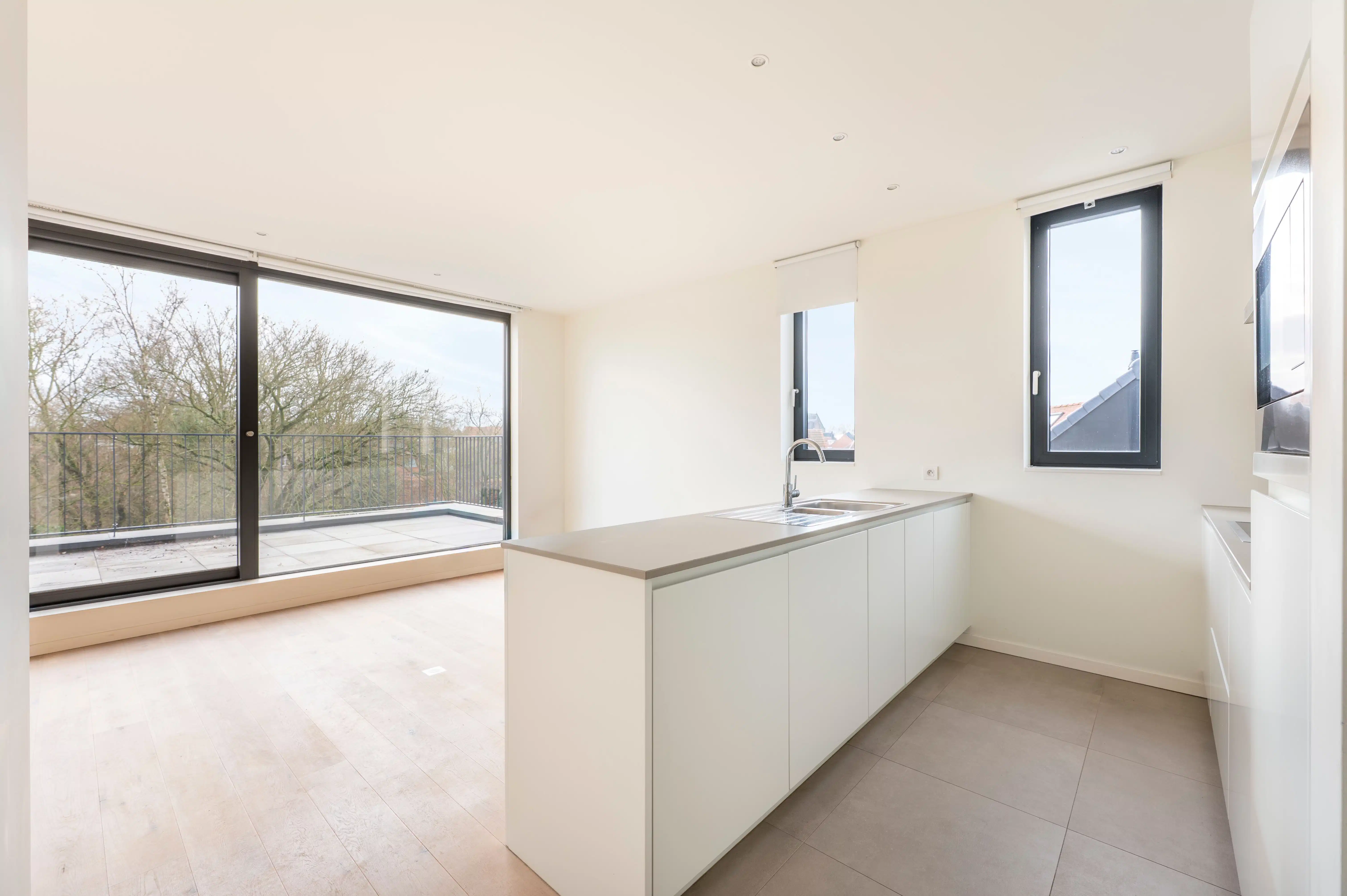 één slaapkamer appartement met groot terras in Mariaburg-Ekeren te huur! foto 2