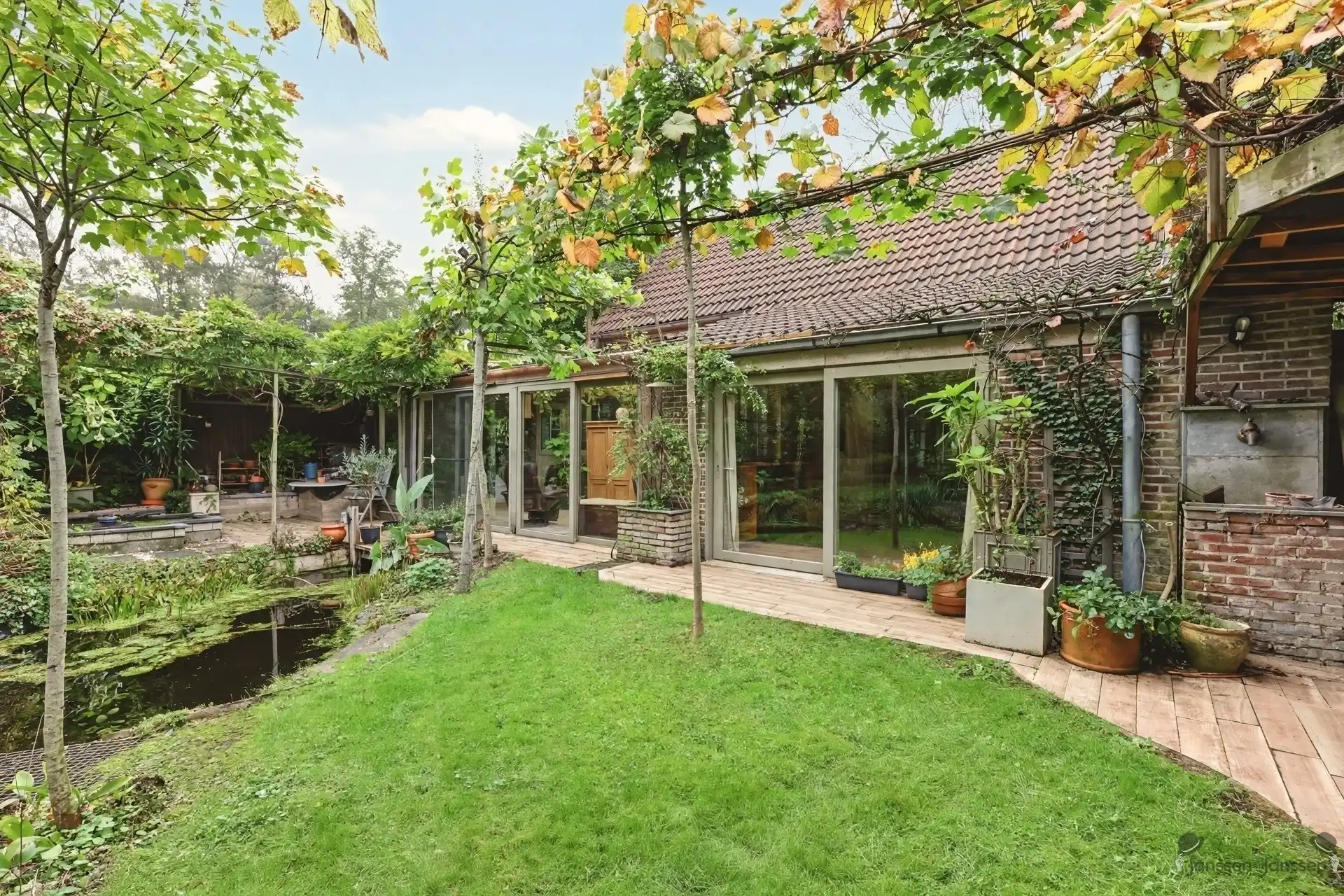 Vrijstaande woning in prachtige groene omgeving op perceel van 955m² foto 24