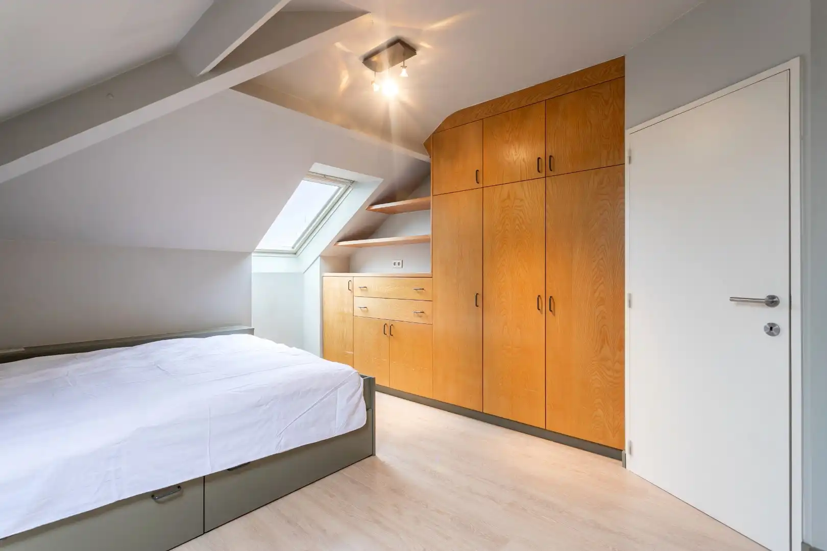 Instapklare villa te Heikruis, 4 slpks, bureau, dubbele garage en ruime tuin foto 24