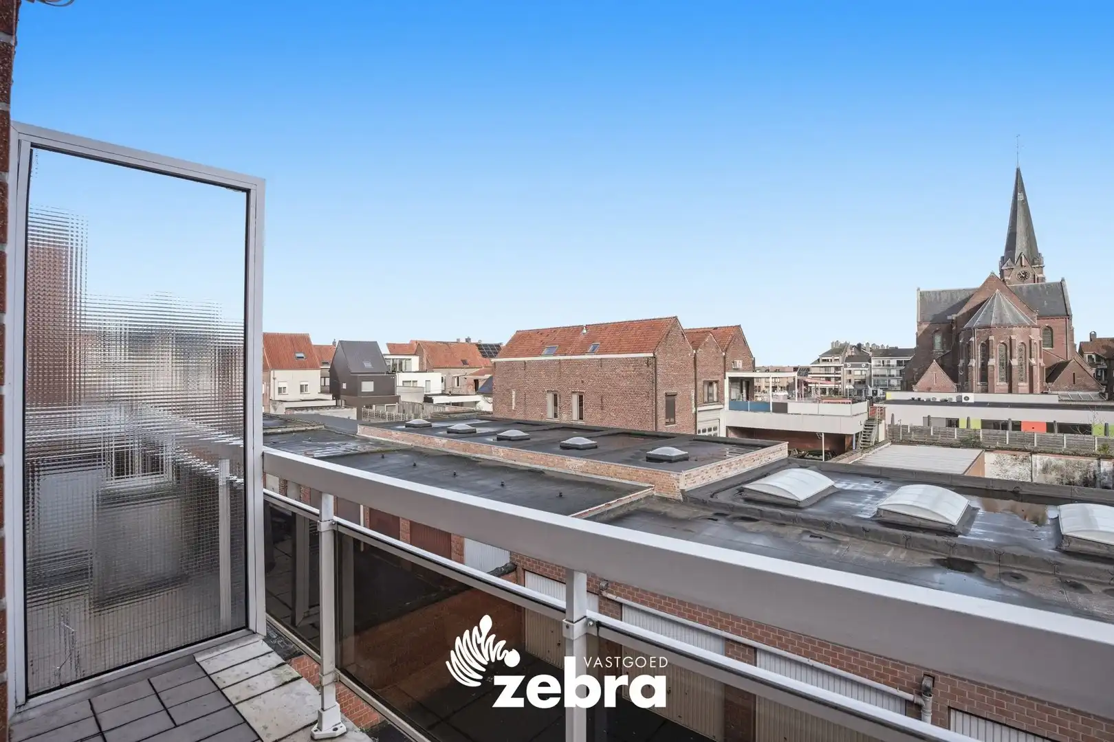 Op te frissen twee­slaapkamerappartement met terras in Lauwe foto 16