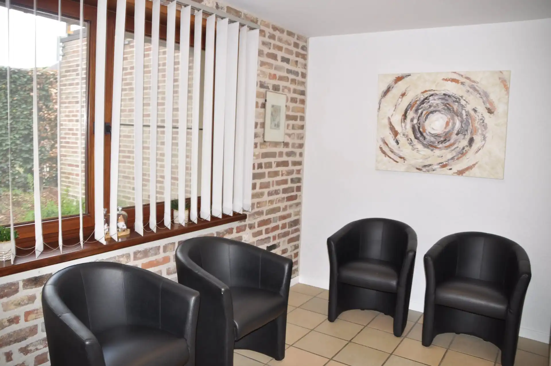 CENTRAAL GELEGEN KANTOORRUIMTE/VRIJ BEROEP IN WALTWILDER foto 5