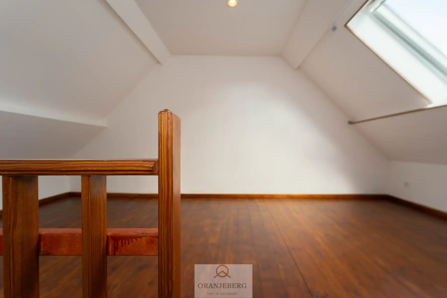 Charmante bemeubelde citéwoning nabij Coupure foto 18