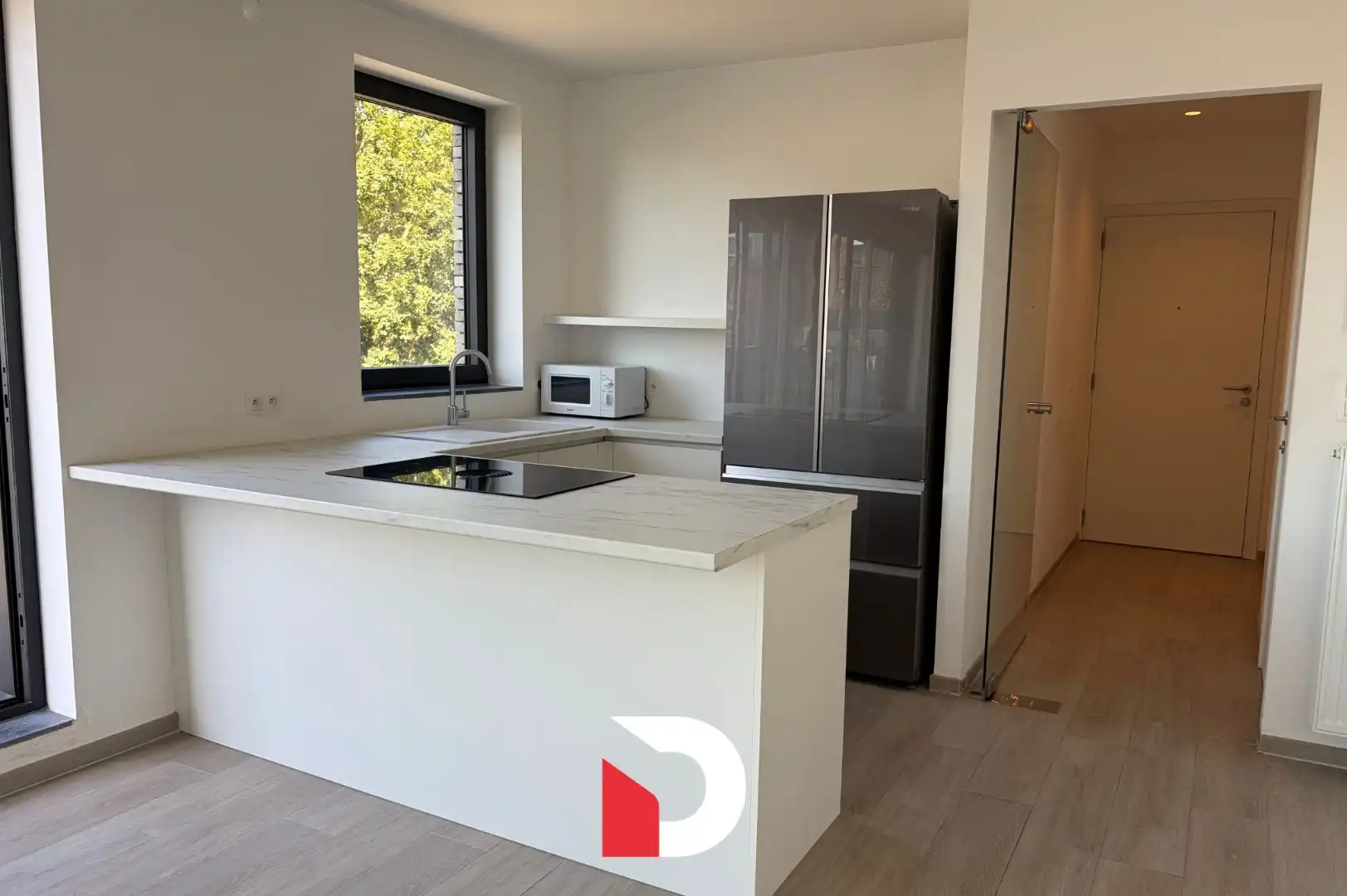 Appartement met 2 slaapkamers, ruim terras en autostaanplaats foto 5
