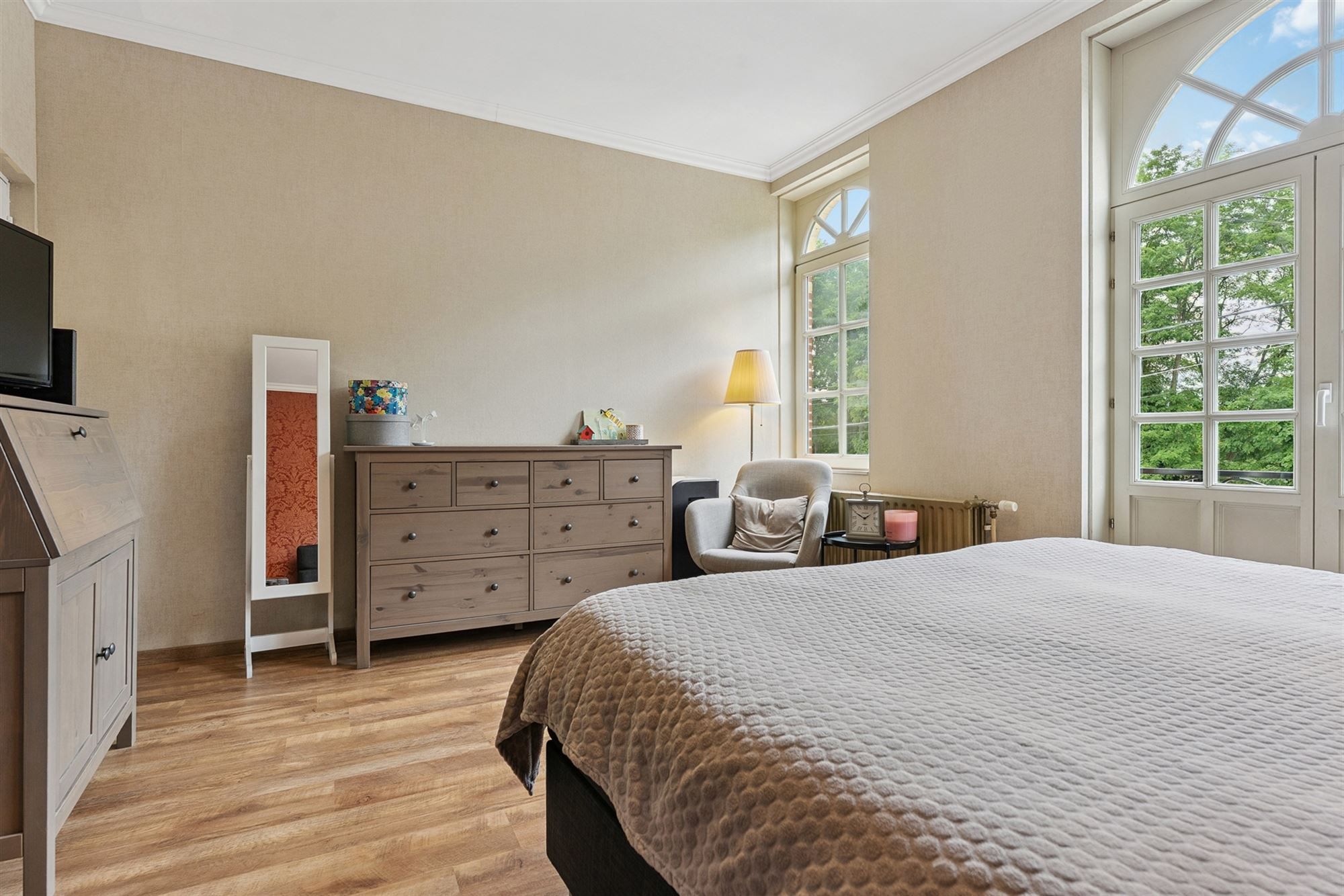 GERENOVEERD PRACHTIG HERENHUIS NABIJ CENTRUM! foto 15