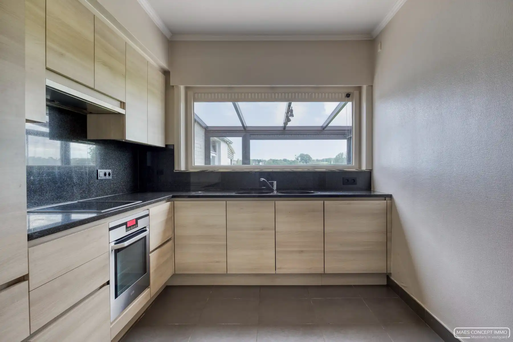 Te renoveren woning te koop te Anzegem met prachtig verzicht foto 6