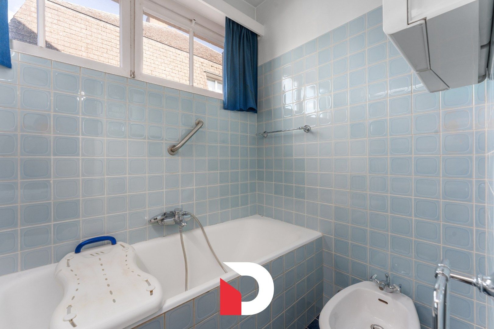 Te renoveren karakterwoning met diepe tuin en garage op centrale ligging foto 11