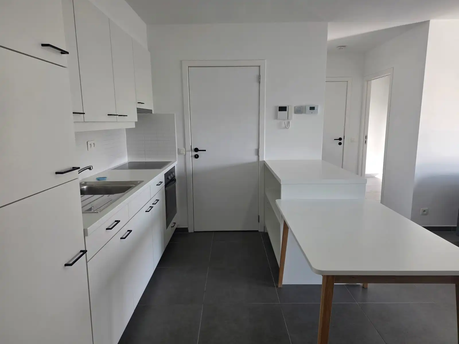 Instapklaar 1-slpk appartement met ondergrondse standplaats foto 7